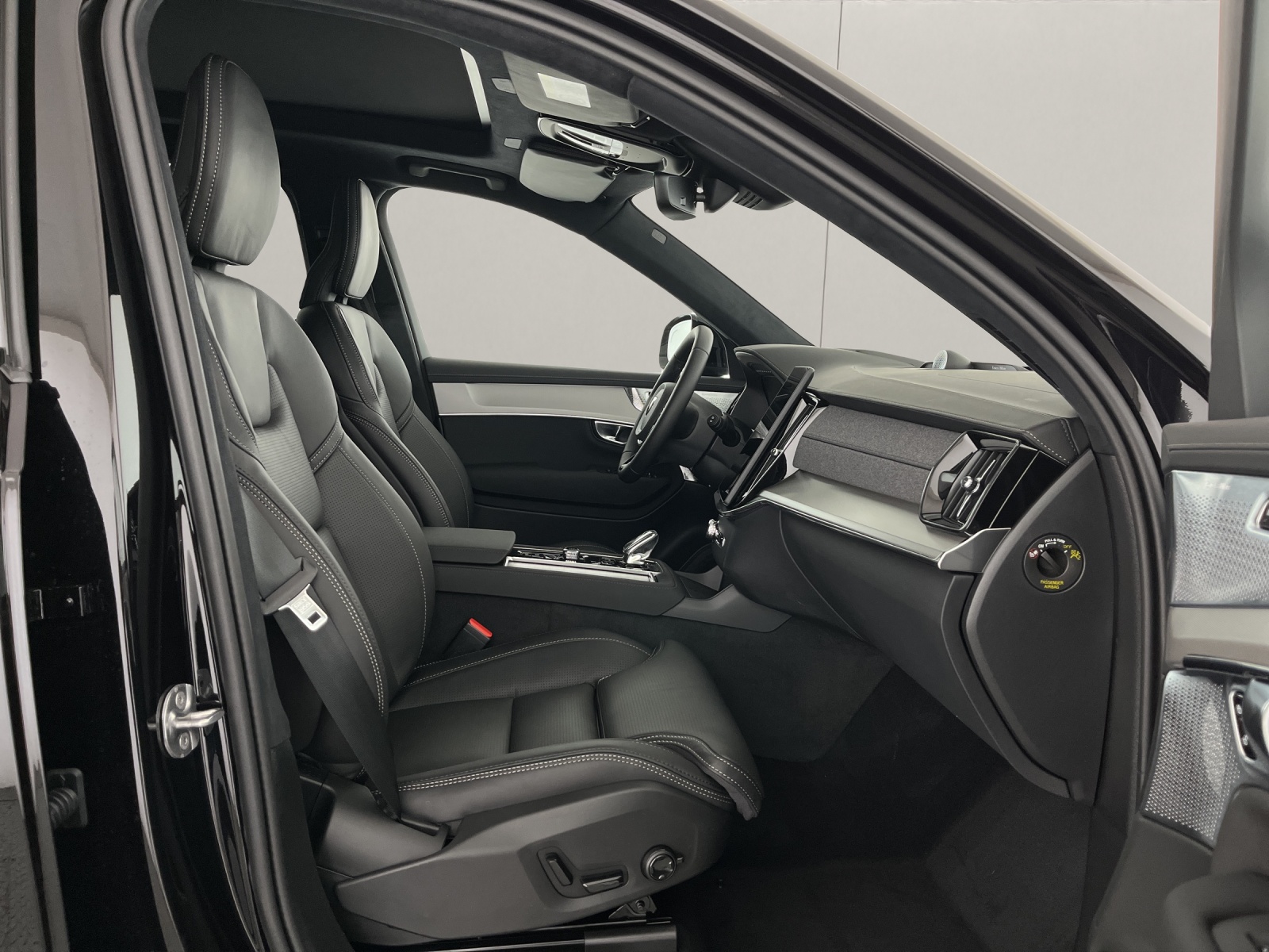 VOLVO XC90 2.0 T8 TE Black Edition eAWD-image-9