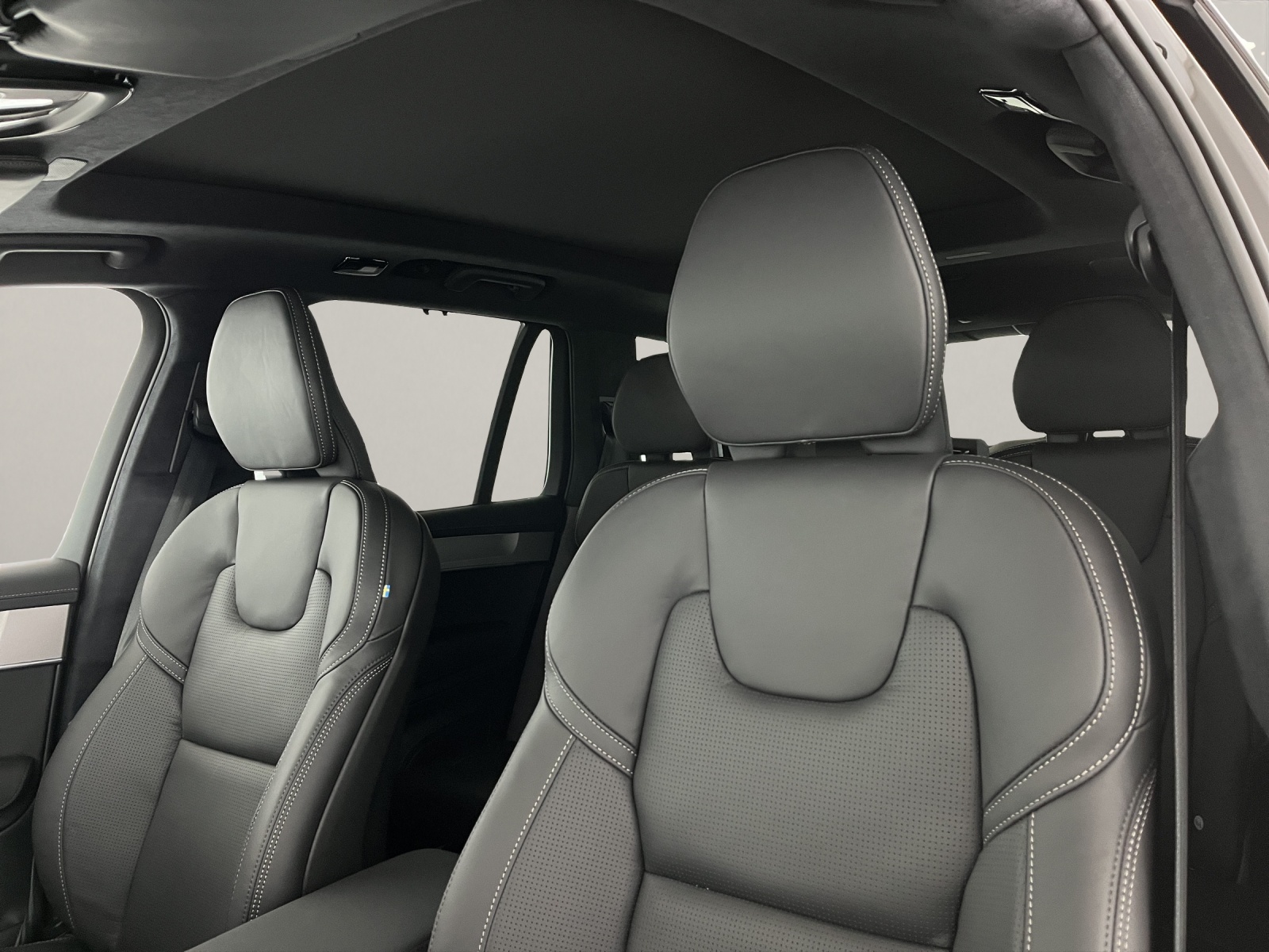 VOLVO XC90 2.0 T8 TE Black Edition eAWD-image-10