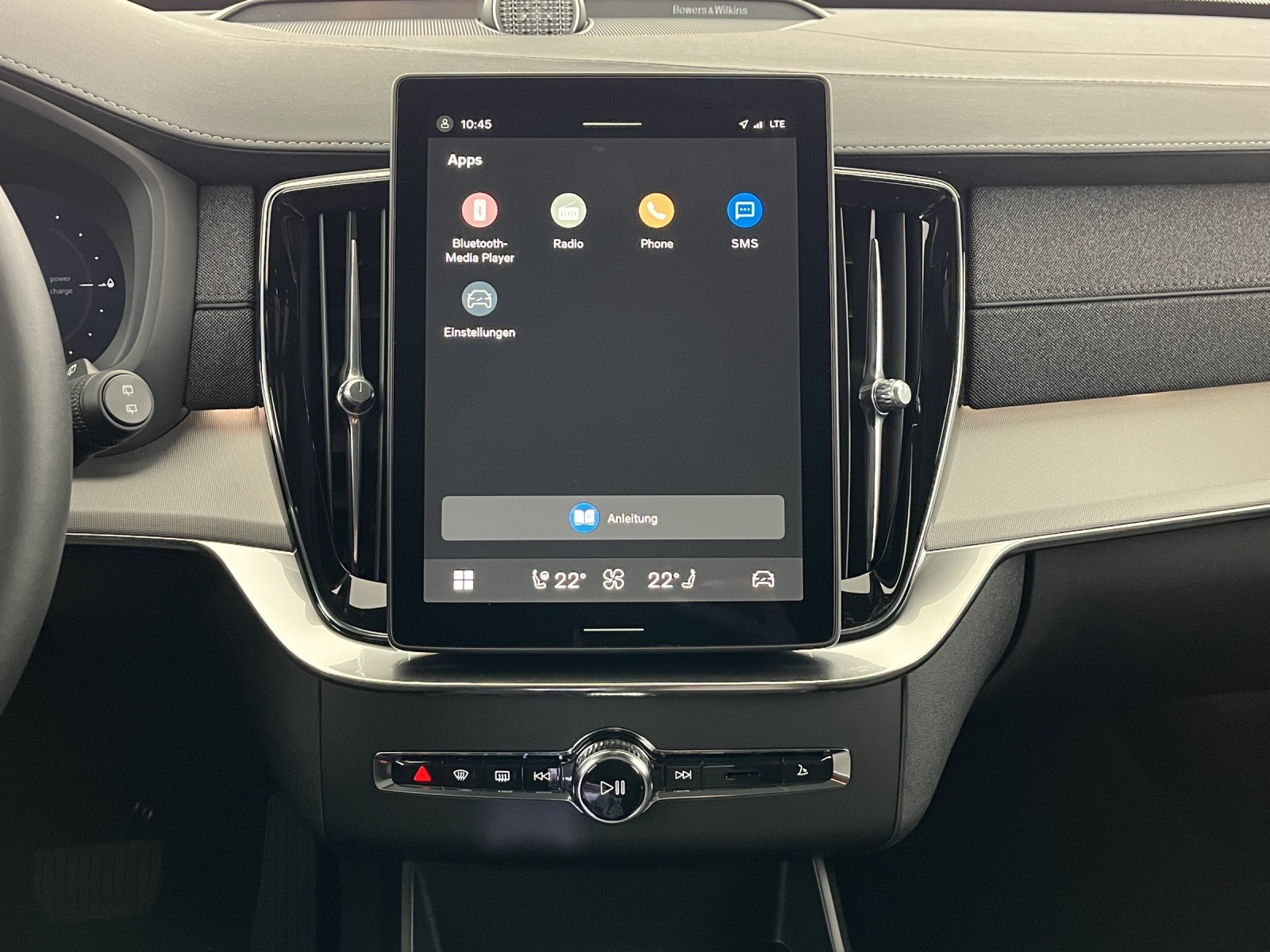 VOLVO XC90 2.0 T8 TE Black Edition eAWD-image-16