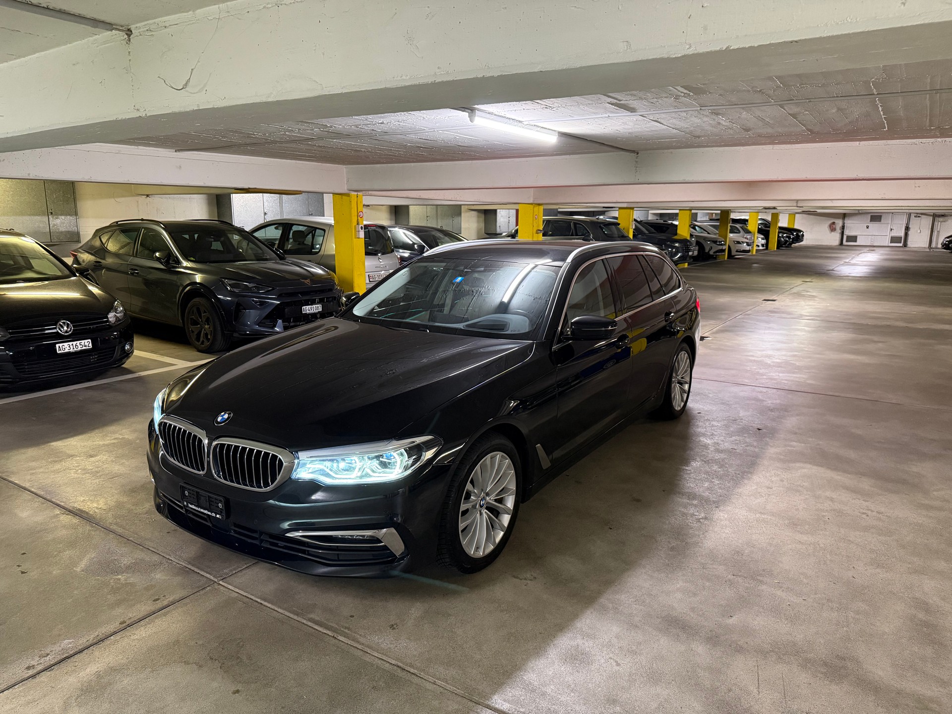 BMW 520d xDrive-image-0