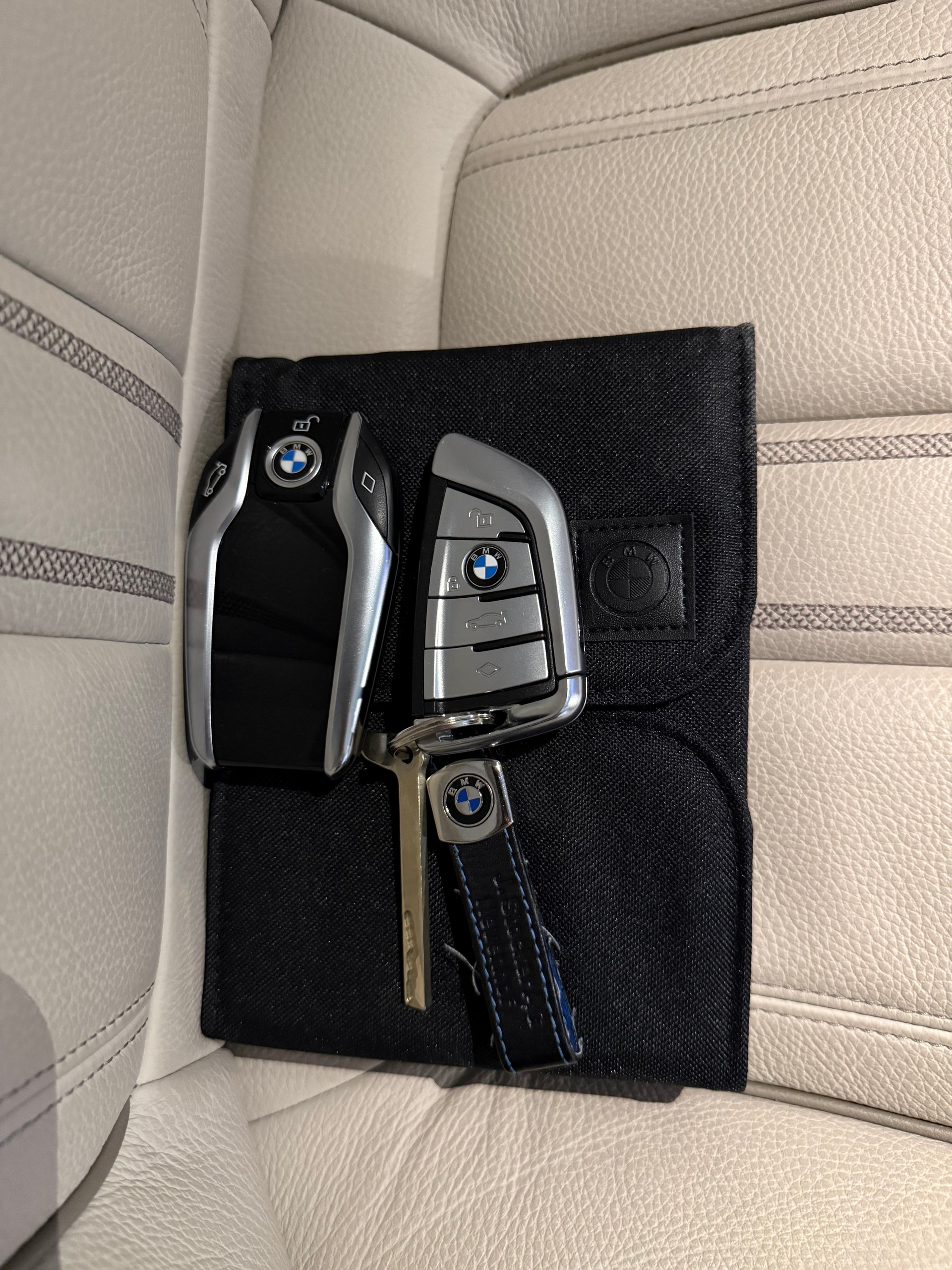 BMW 520d xDrive-image-16