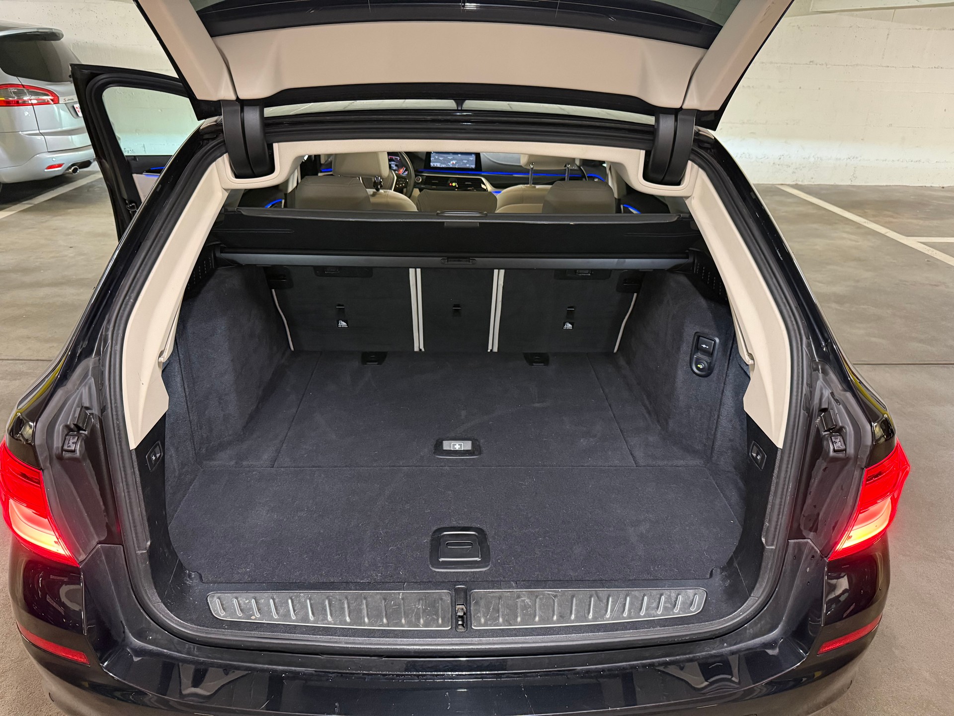 BMW 520d xDrive-image-15