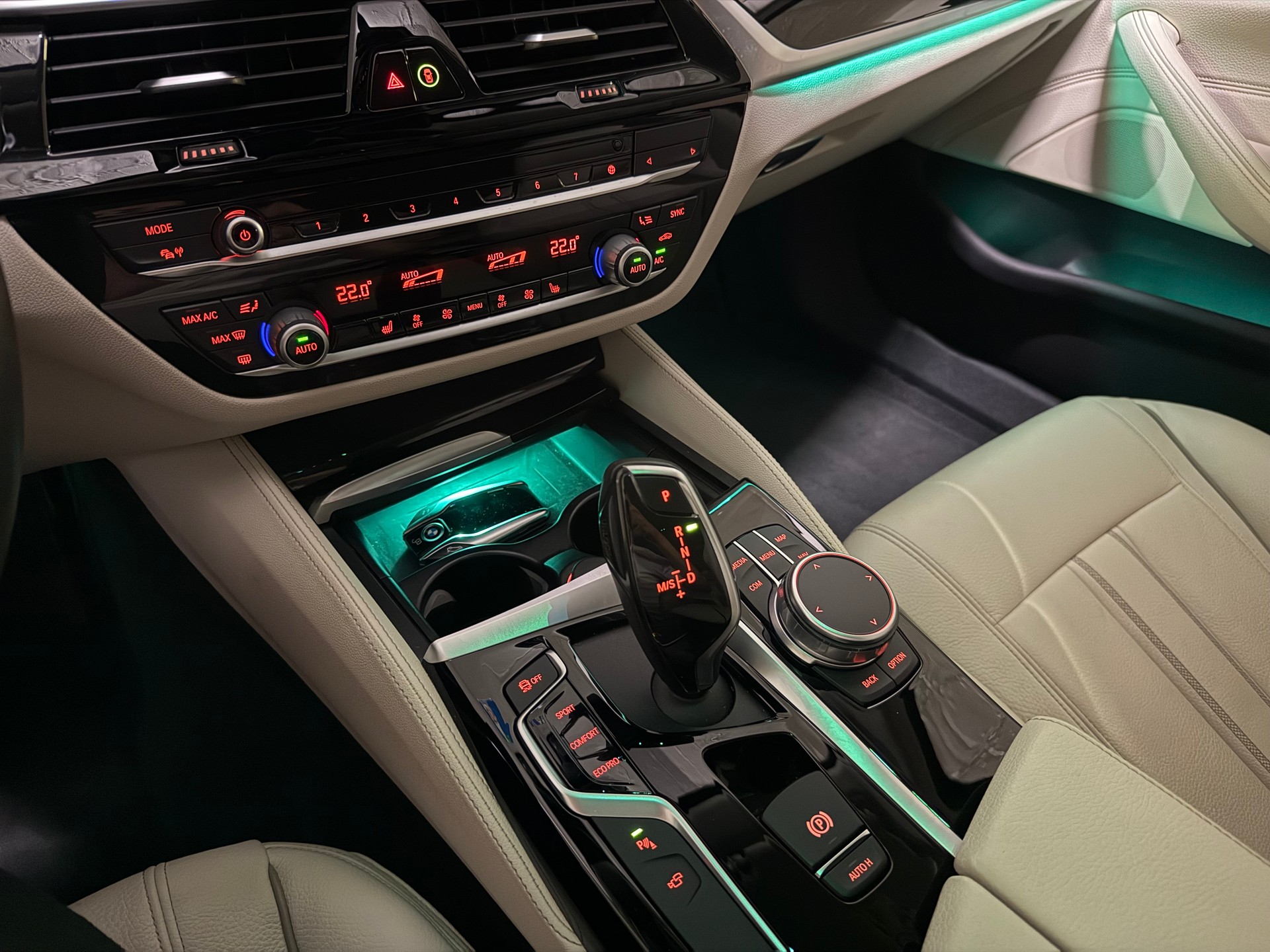 BMW 520d xDrive-image-14