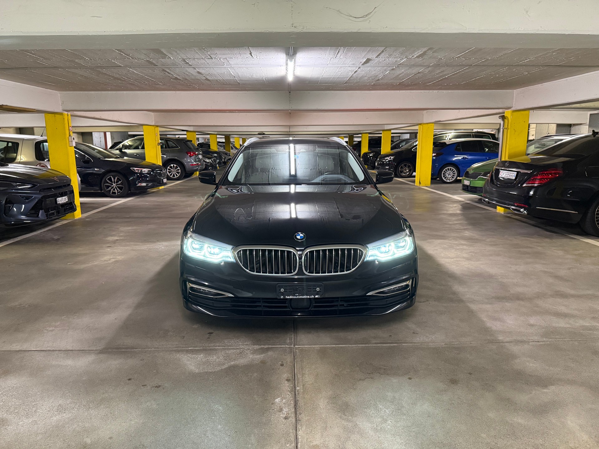BMW 520d xDrive-image-8