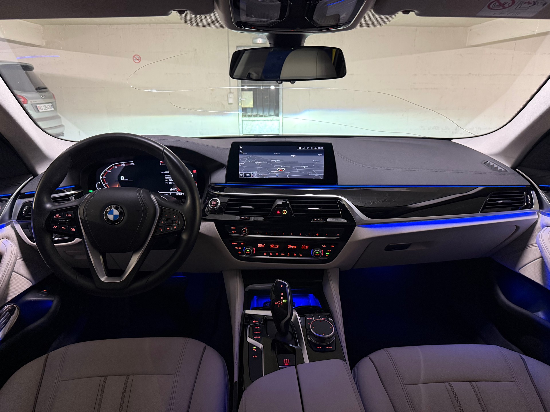 BMW 520d xDrive-image-11