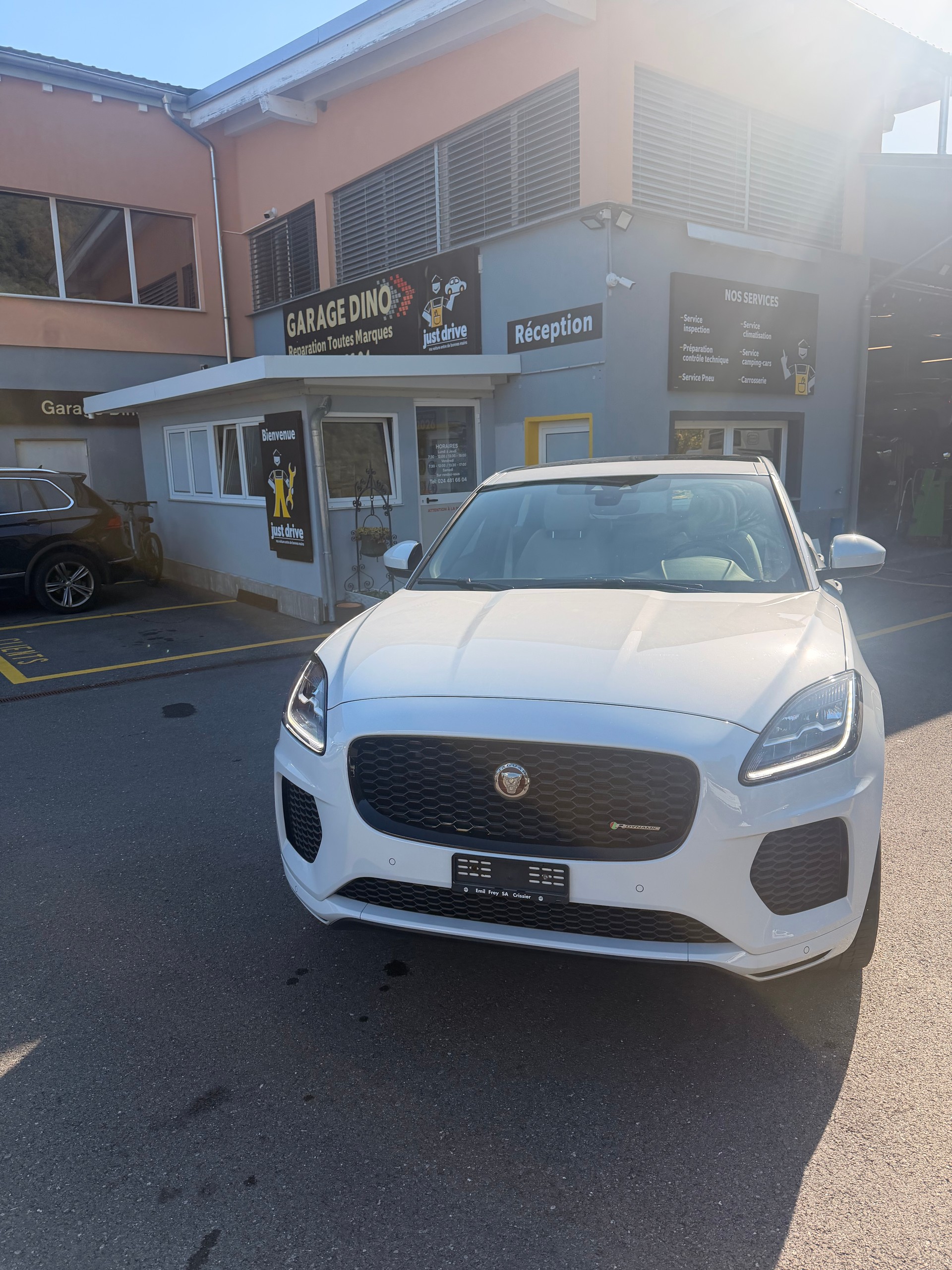JAGUAR E-Pace 2.0 P250 R-Dynamic HSE AWD-image-1