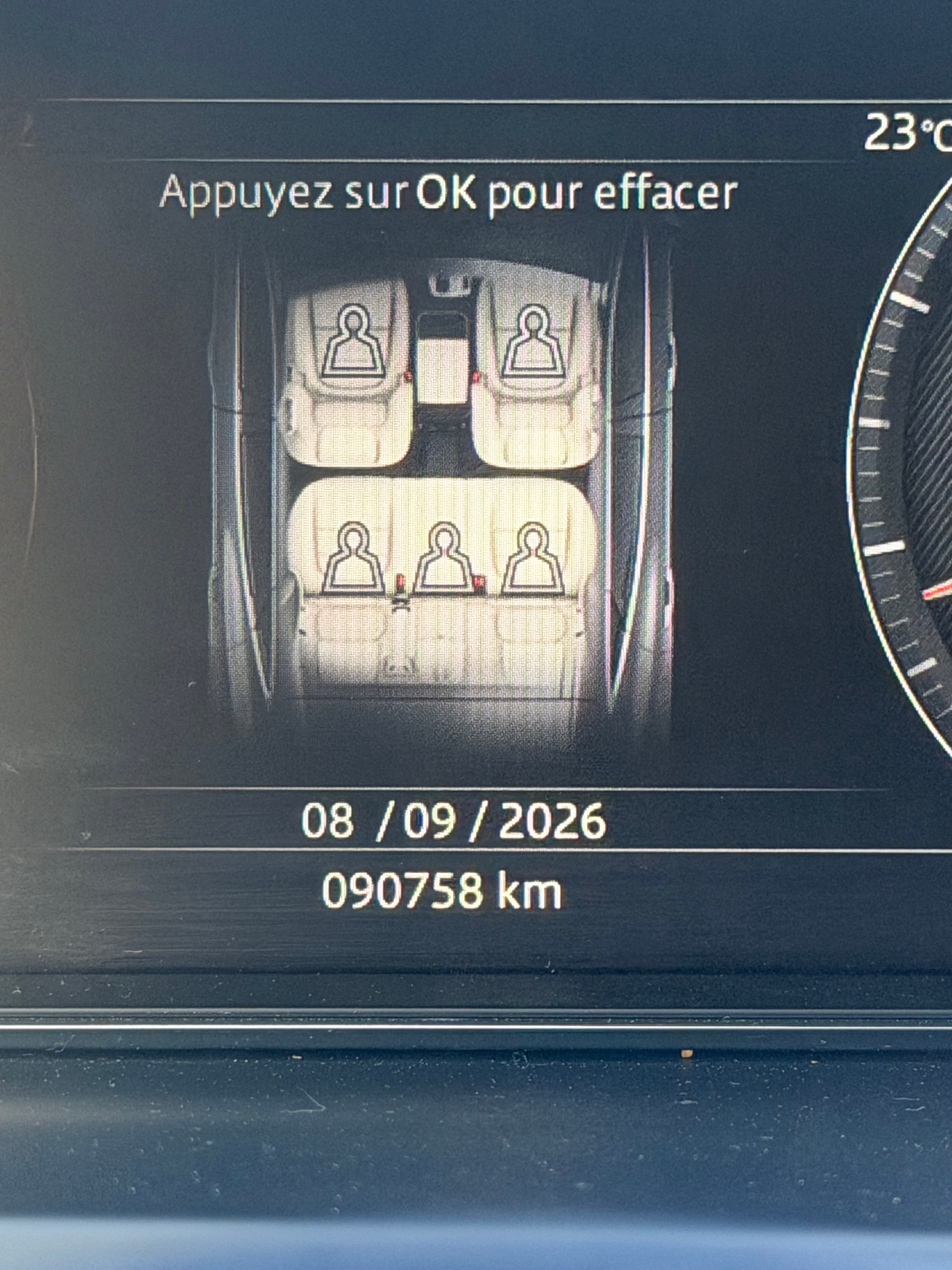 JAGUAR E-Pace 2.0 P250 R-Dynamic HSE AWD-image-9