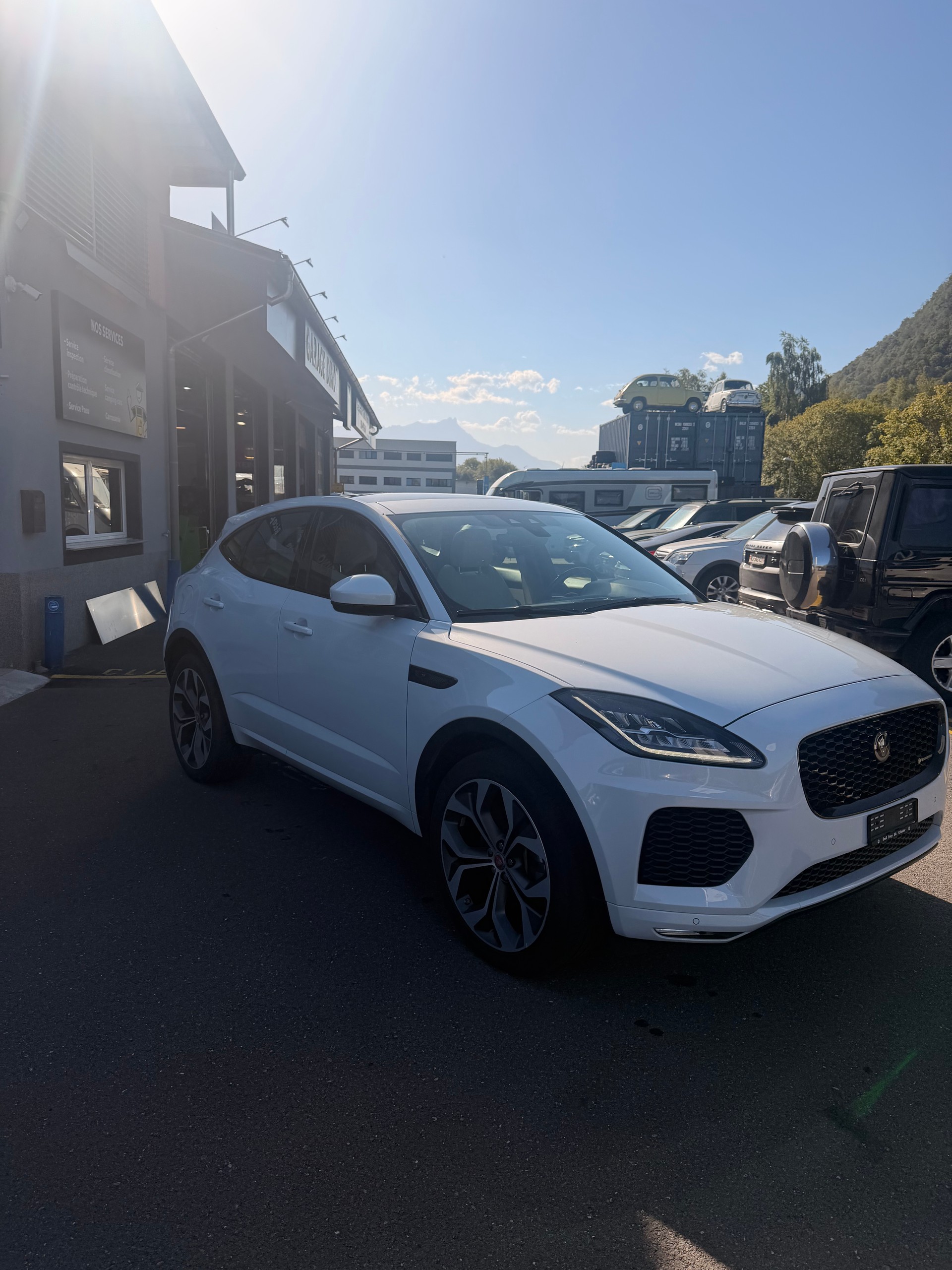 JAGUAR E-Pace 2.0 P250 R-Dynamic HSE AWD-image-2