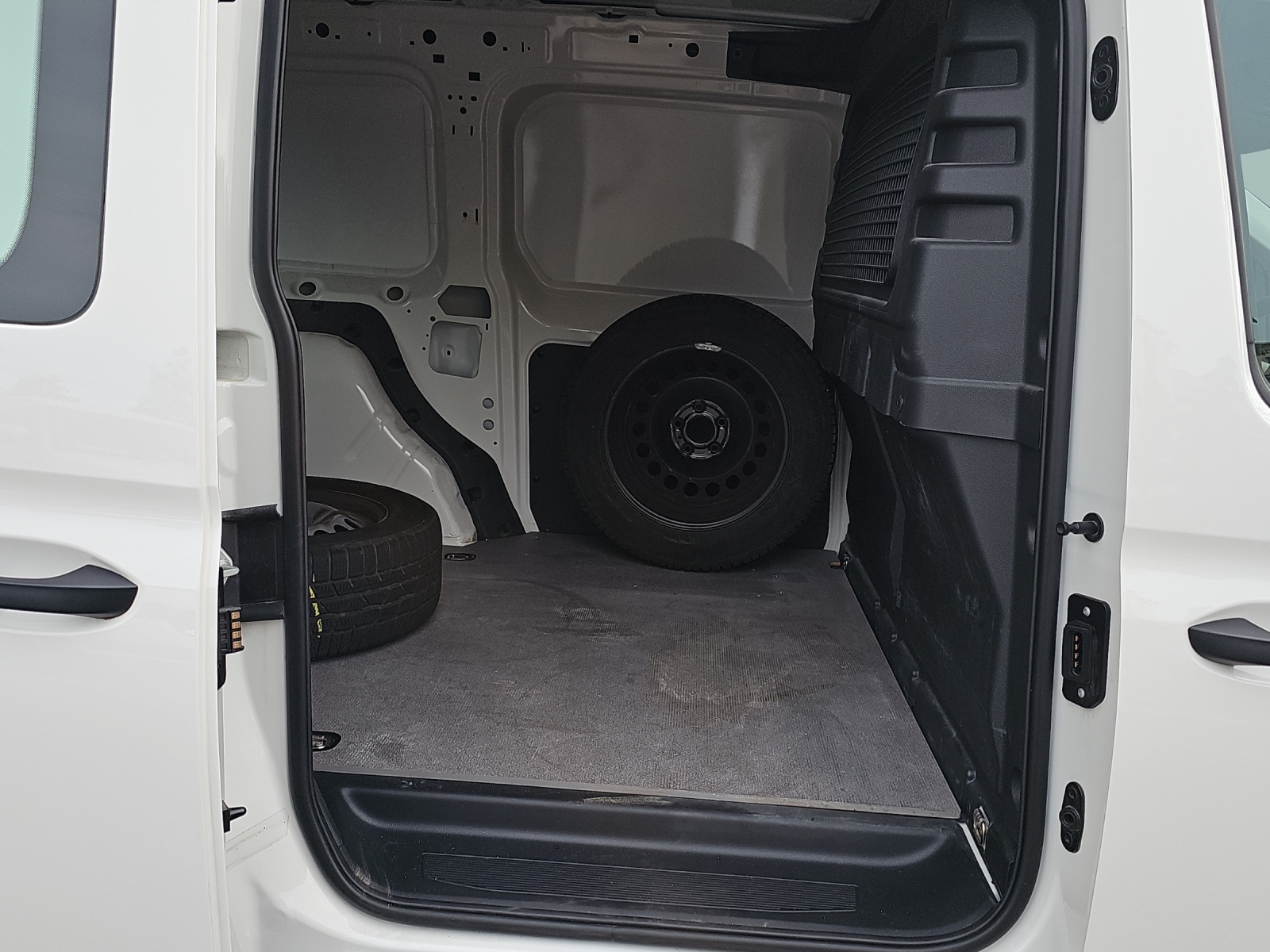 VW Caddy Cargo 2.0TDI Maxi-image-11