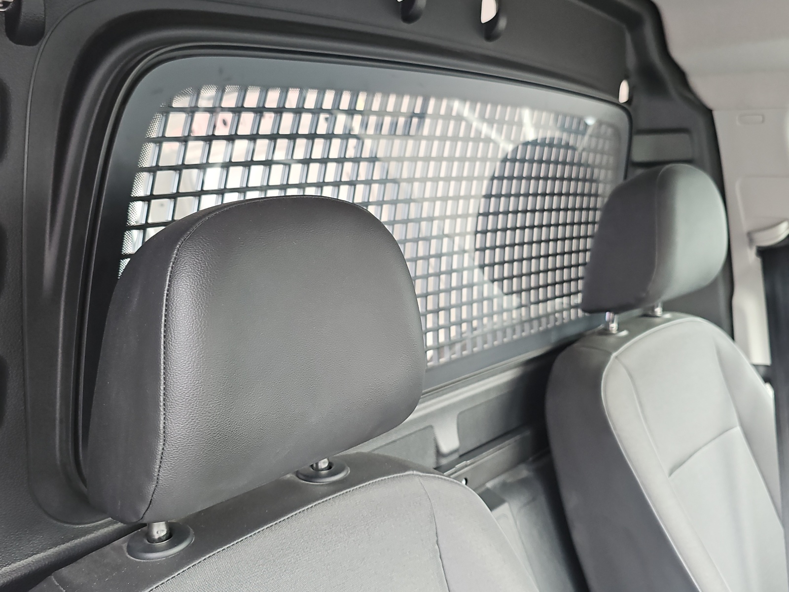 VW Caddy Cargo 2.0TDI Maxi-image-15