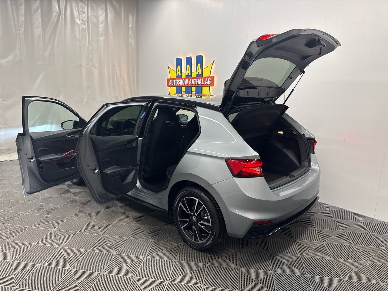 SKODA Fabia 1.5 TSI Monte Carlo DSG-image-12