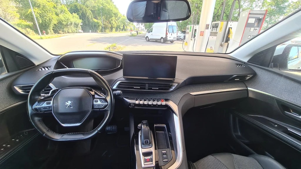 PEUGEOT PEUGEOT 5008 1.5 BlueHDi Allure Pack EAT8 ** 7-Plätzer ** Teil-Leder ** G.Navi ** RF-Kamera ** Safety Paket Plus 1 **-image-15