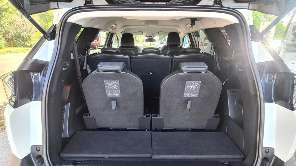 PEUGEOT PEUGEOT 5008 1.5 BlueHDi Allure Pack EAT8 ** 7-Plätzer ** Teil-Leder ** G.Navi ** RF-Kamera ** Safety Paket Plus 1 **-image-9