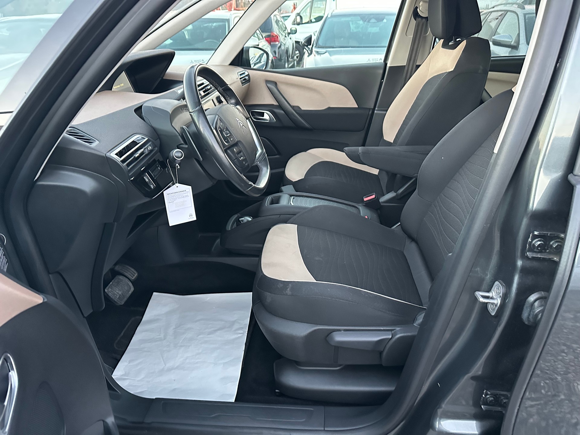 CITROEN Grand C4 Picasso 1.6 e-HDi Exclusive EGS6-image-7