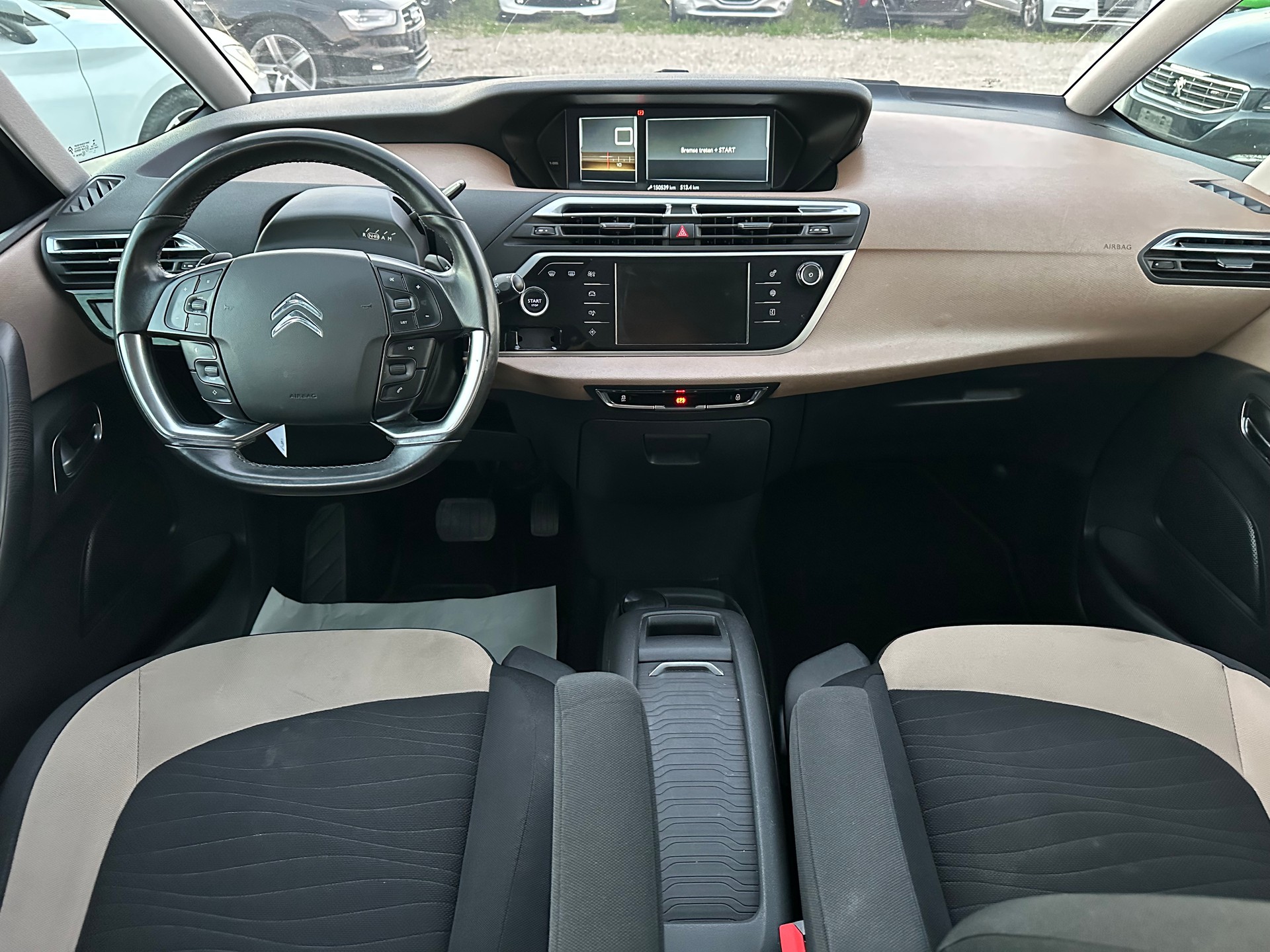 CITROEN Grand C4 Picasso 1.6 e-HDi Exclusive EGS6-image-10