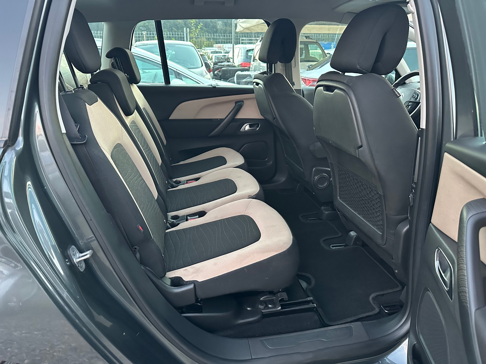CITROEN Grand C4 Picasso 1.6 e-HDi Exclusive EGS6-image-12