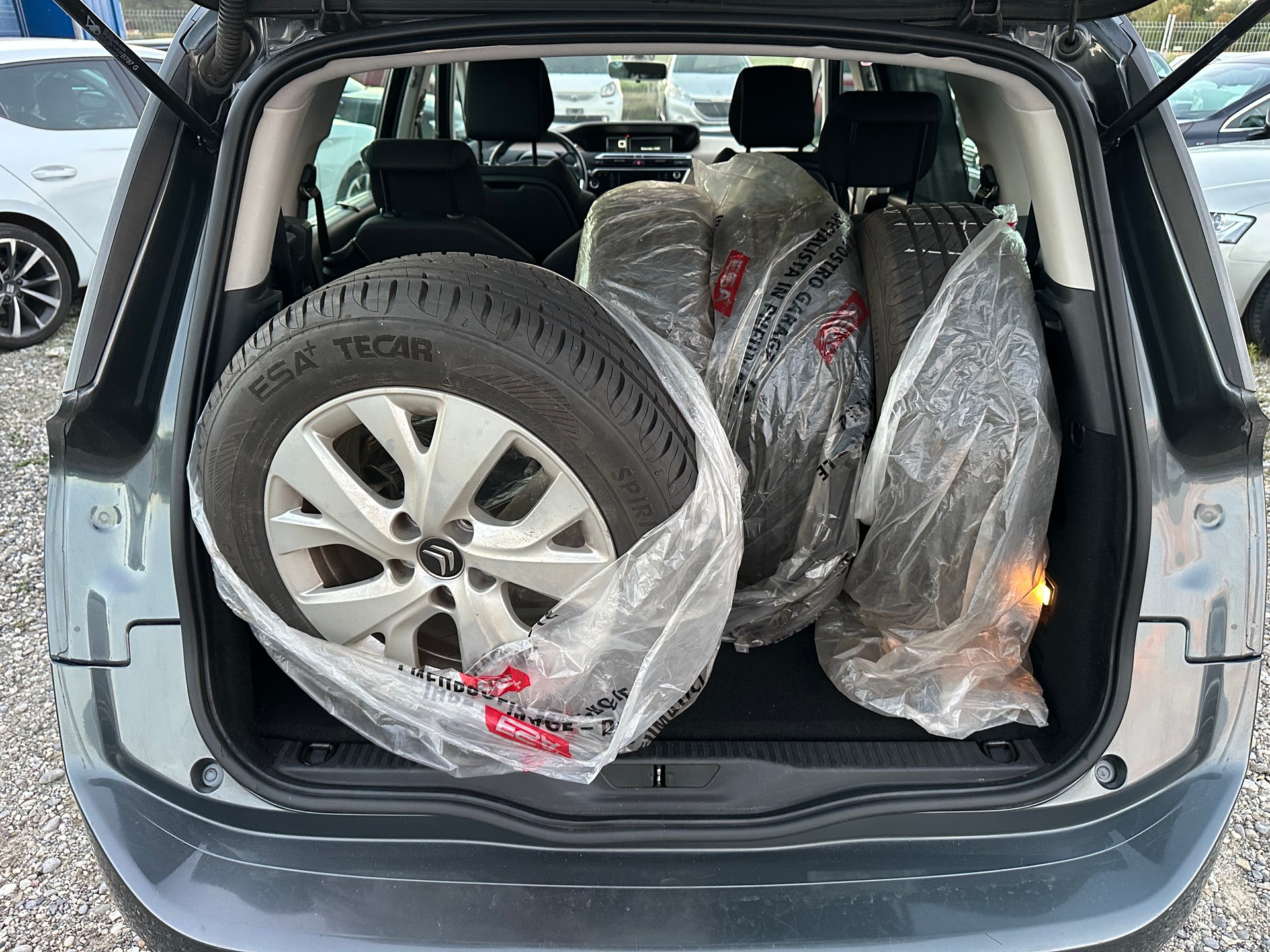 CITROEN Grand C4 Picasso 1.6 e-HDi Exclusive EGS6-image-15