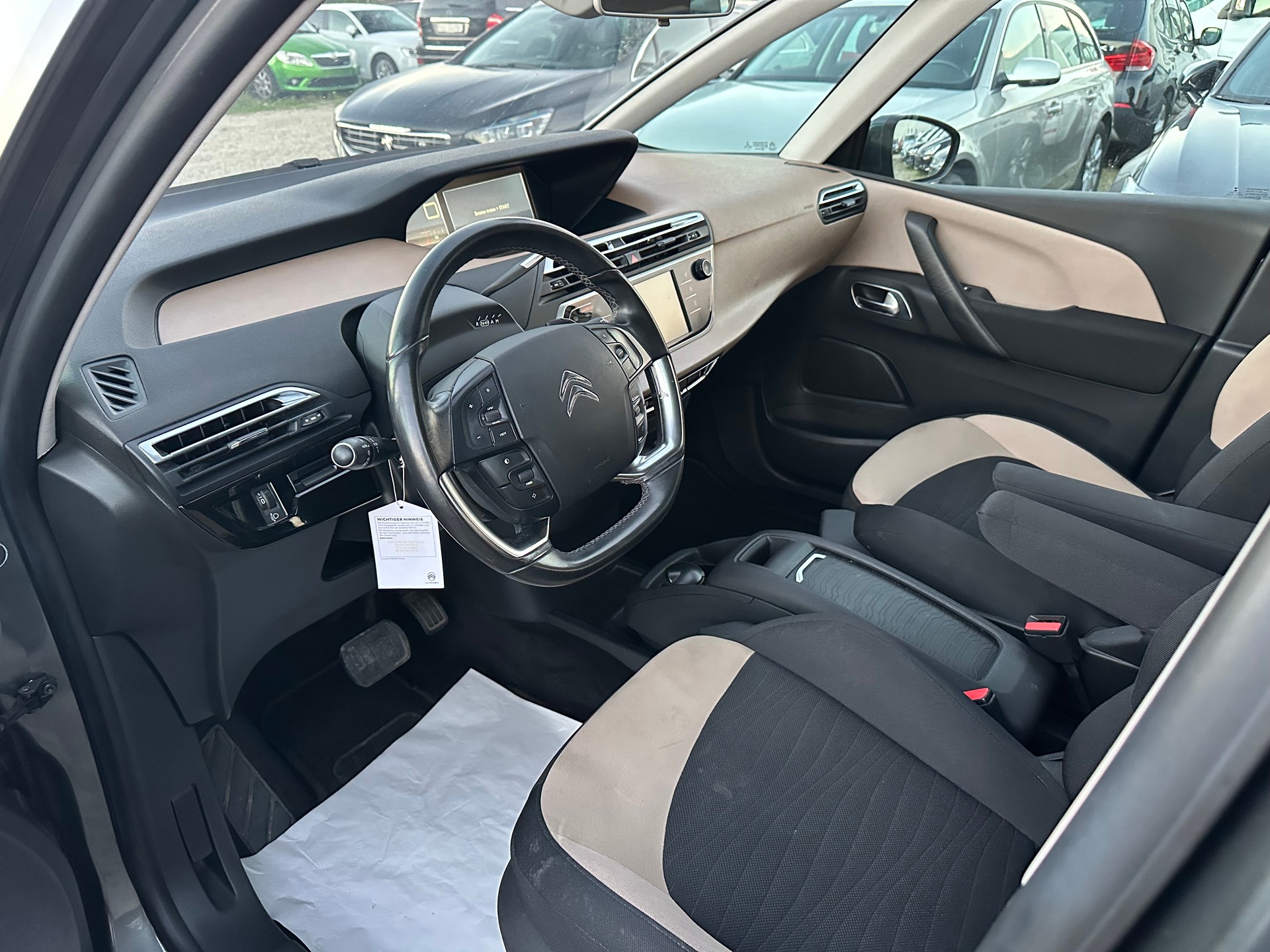 CITROEN Grand C4 Picasso 1.6 e-HDi Exclusive EGS6-image-8