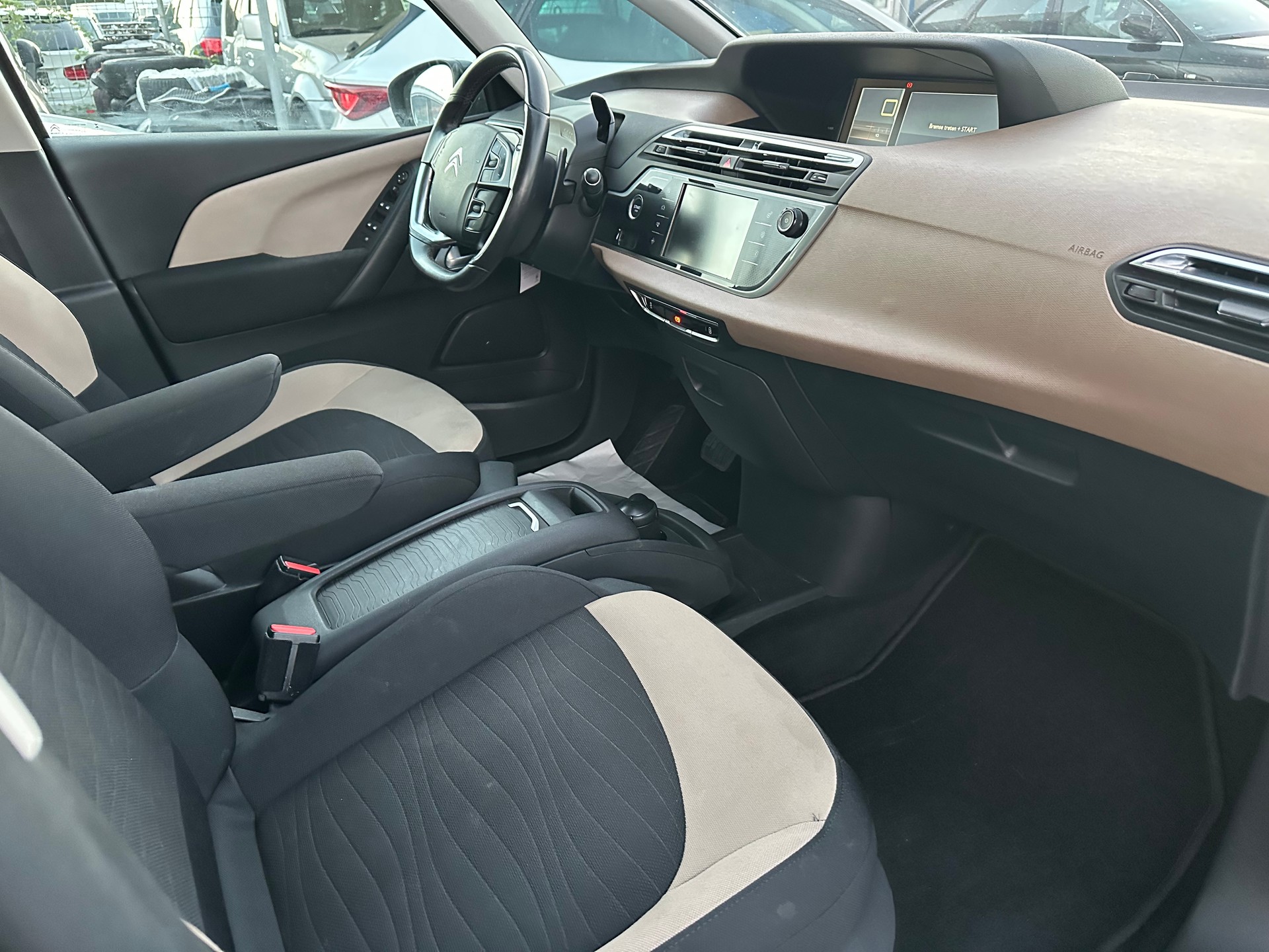 CITROEN Grand C4 Picasso 1.6 e-HDi Exclusive EGS6-image-14