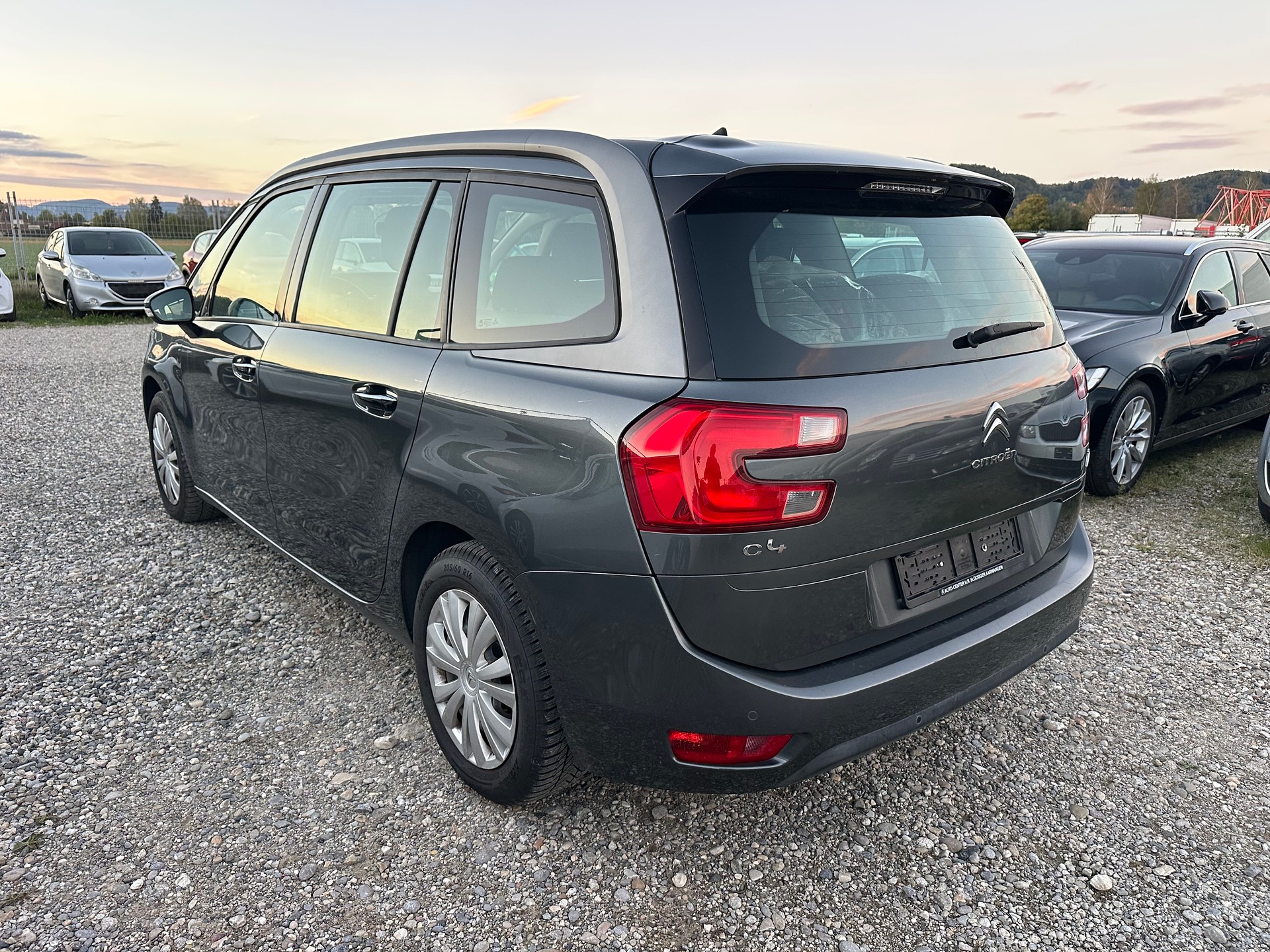 CITROEN Grand C4 Picasso 1.6 e-HDi Exclusive EGS6-image-5