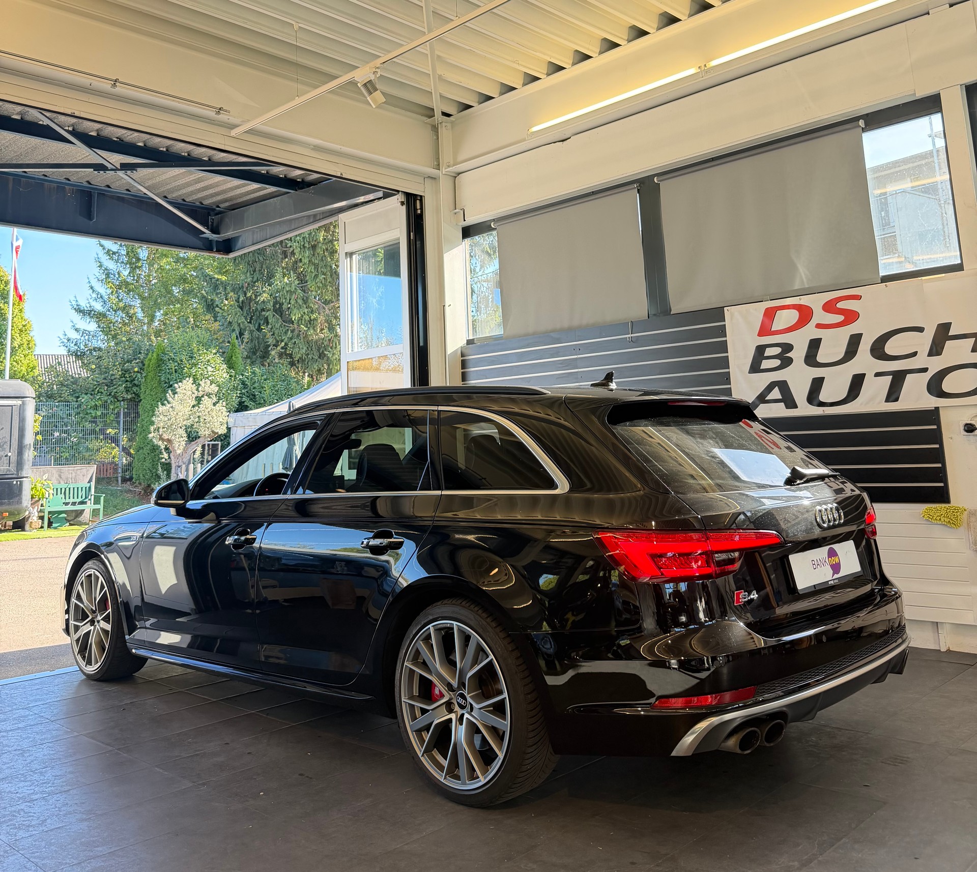 AUDI S4 Avant 3.0 V6 TFSI quattro S-Tronic-image-4