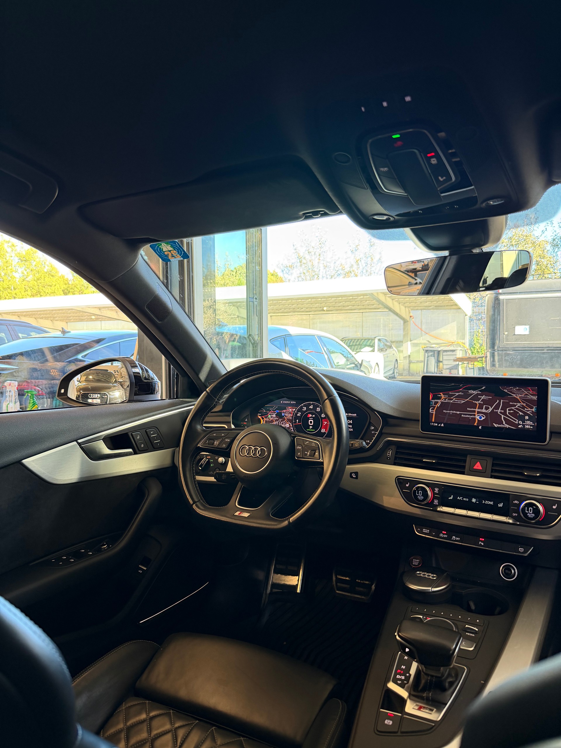 AUDI S4 Avant 3.0 V6 TFSI quattro S-Tronic-image-10