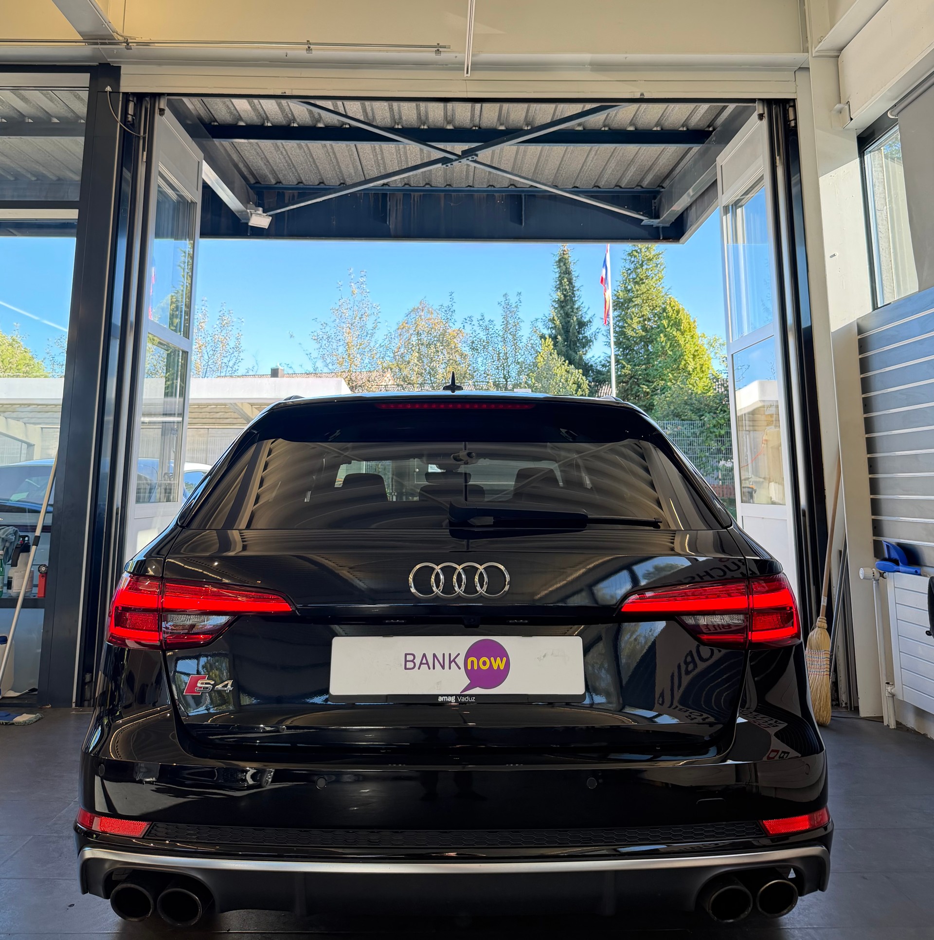 AUDI S4 Avant 3.0 V6 TFSI quattro S-Tronic-image-5