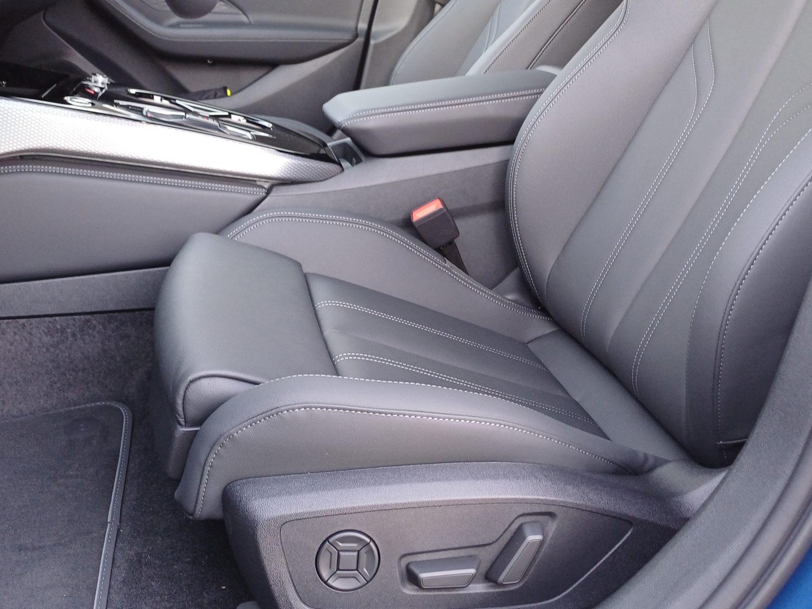 AUDI A5 Avant TFSI quattro 150 kW S tronic-image-7