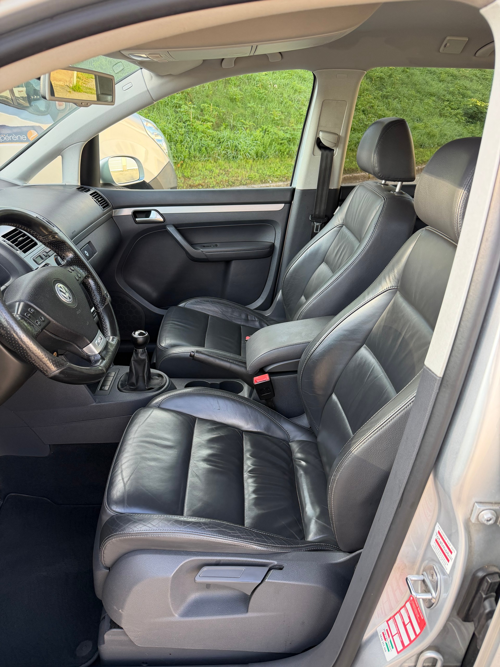 VW Touran 2.0 TDI Highline-image-8
