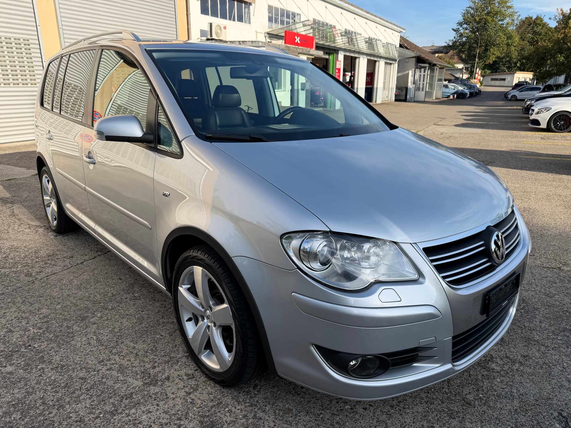 VW Touran 2.0 TDI Highline-image-6