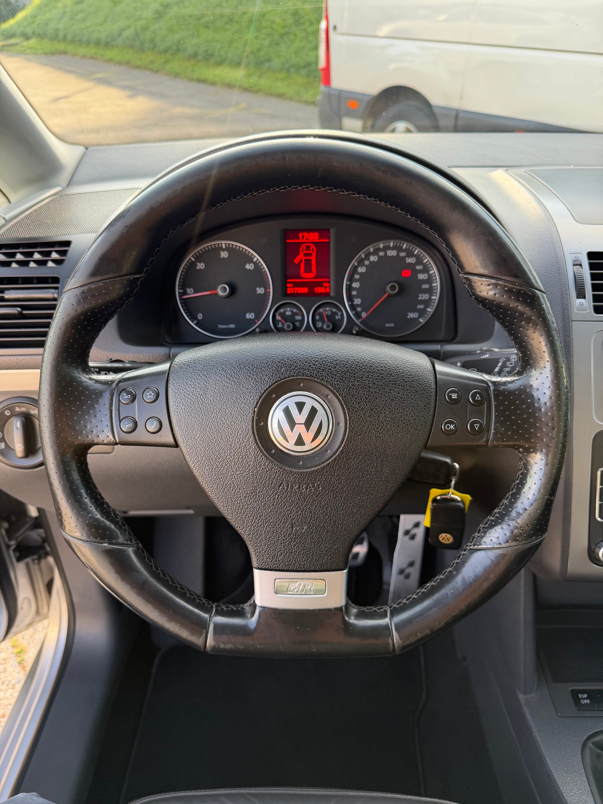 VW Touran 2.0 TDI Highline-image-9