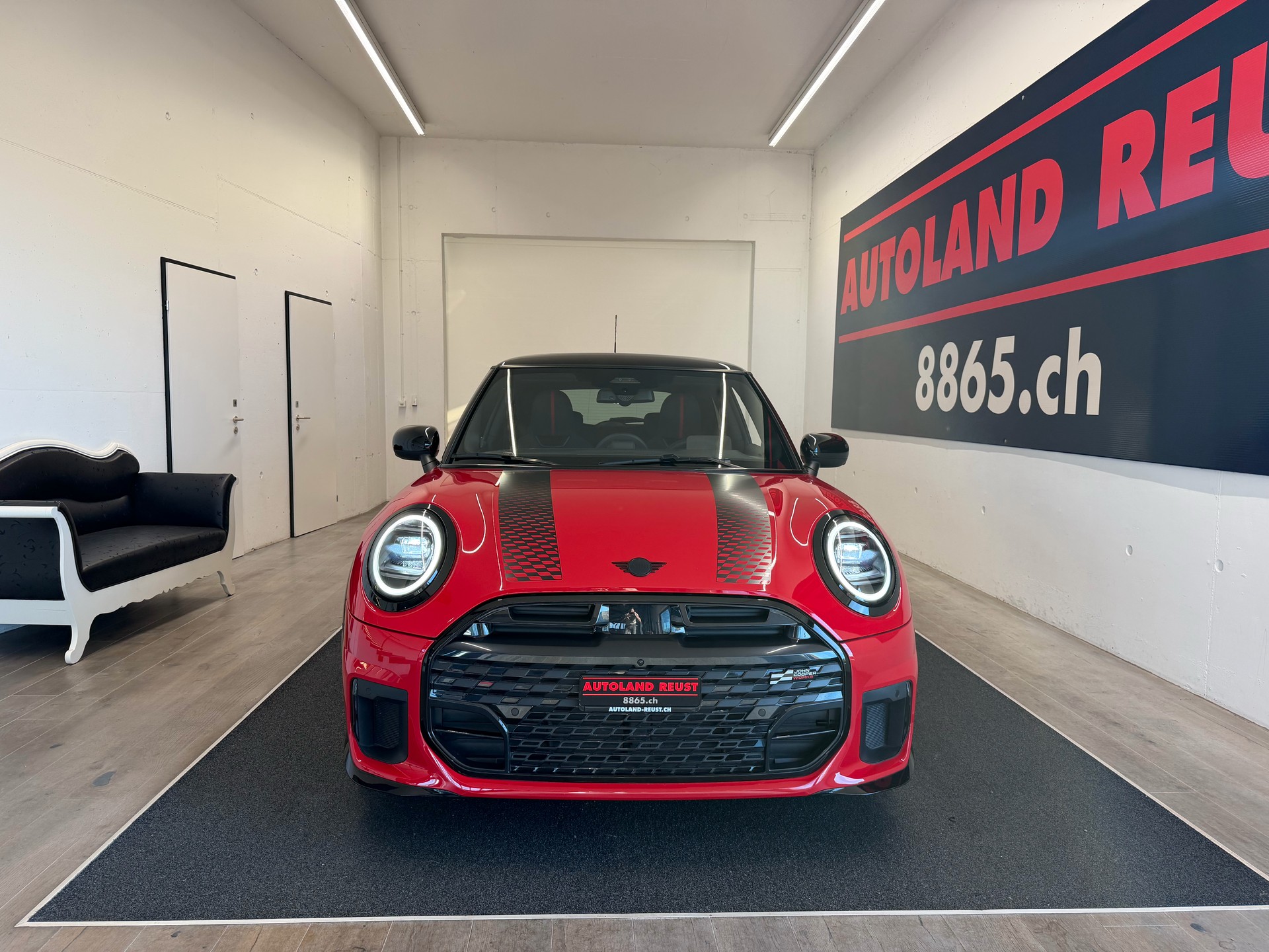 MINI Cooper S JCW DKG-showroom-element-1