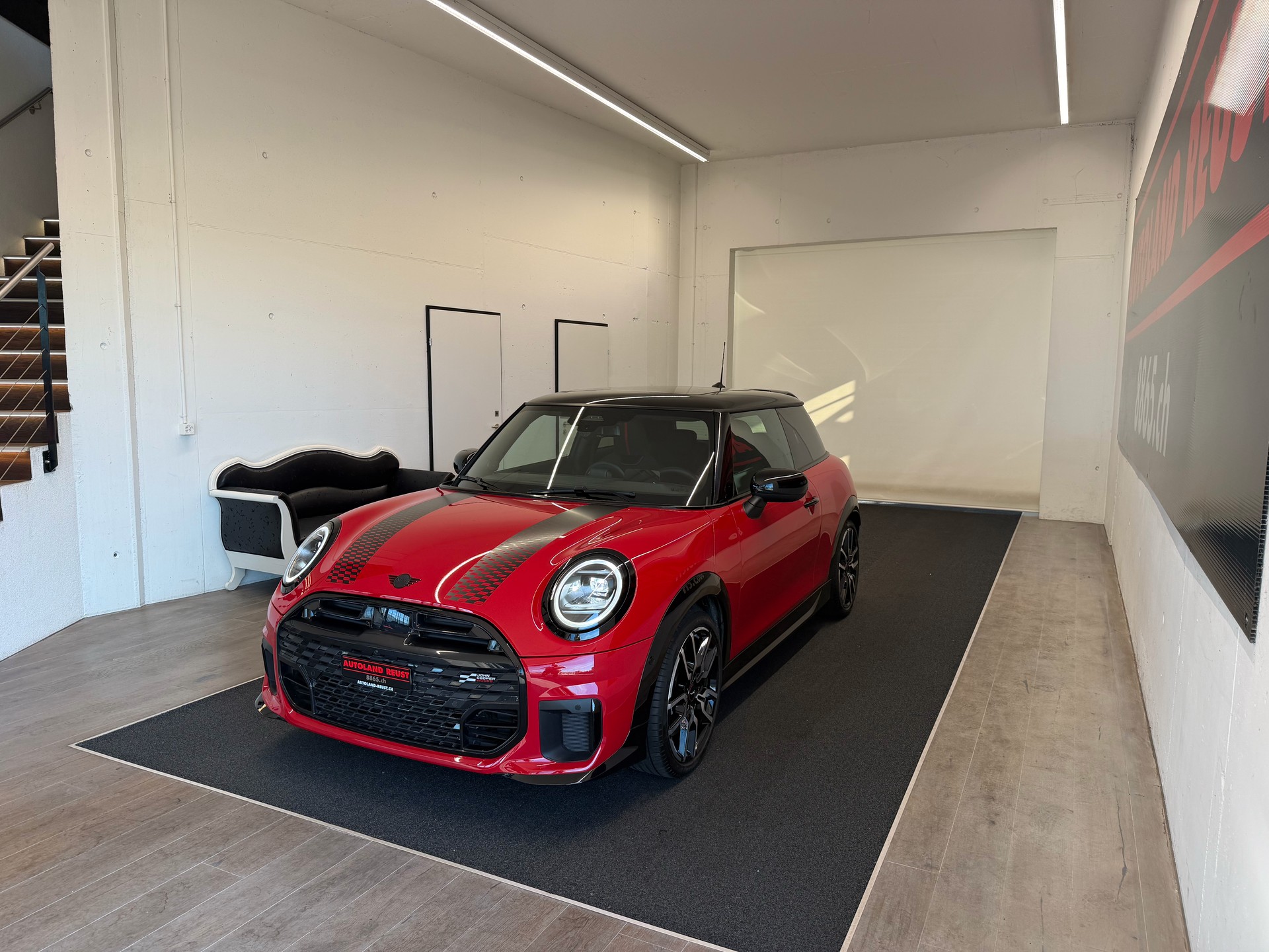 MINI Cooper S JCW DKG-showroom-element-2