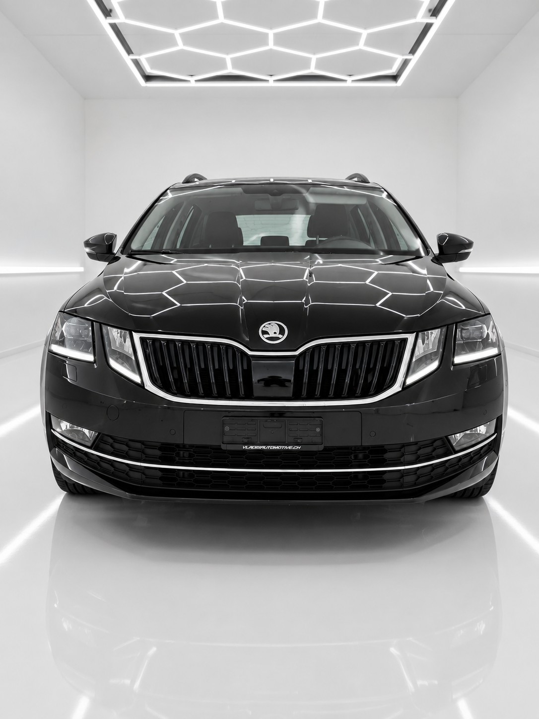 SKODA Octavia Combi 2.0 TDI Style 4x4 DSG-image-1