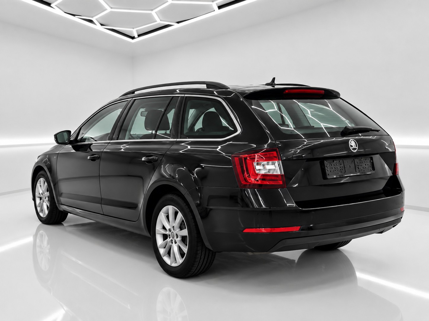 SKODA Octavia Combi 2.0 TDI Style 4x4 DSG-image-3