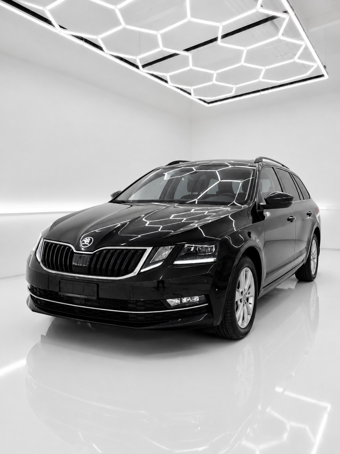 SKODA Octavia Combi 2.0 TDI Style 4x4 DSG-image-0