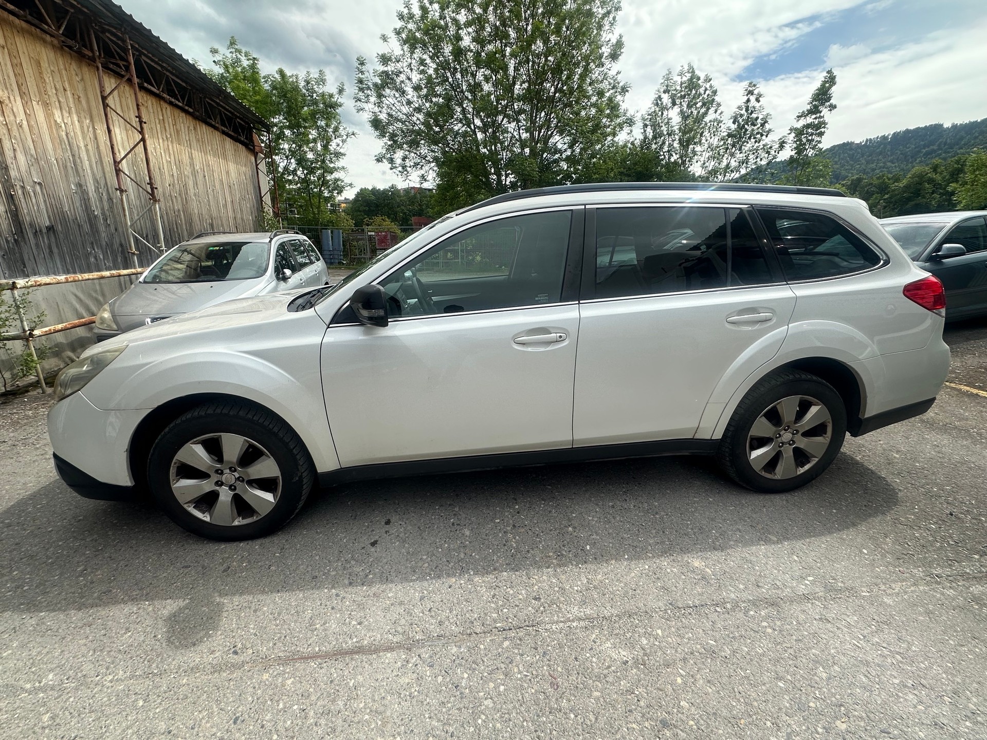 SUBARU Outback 2.0D Swiss AWD-image-2