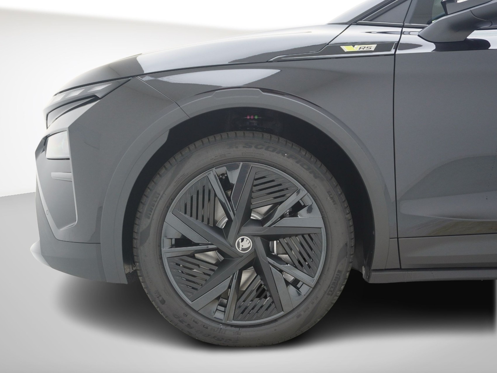 SKODA Elroq RS-Advanced 4x4-image-9