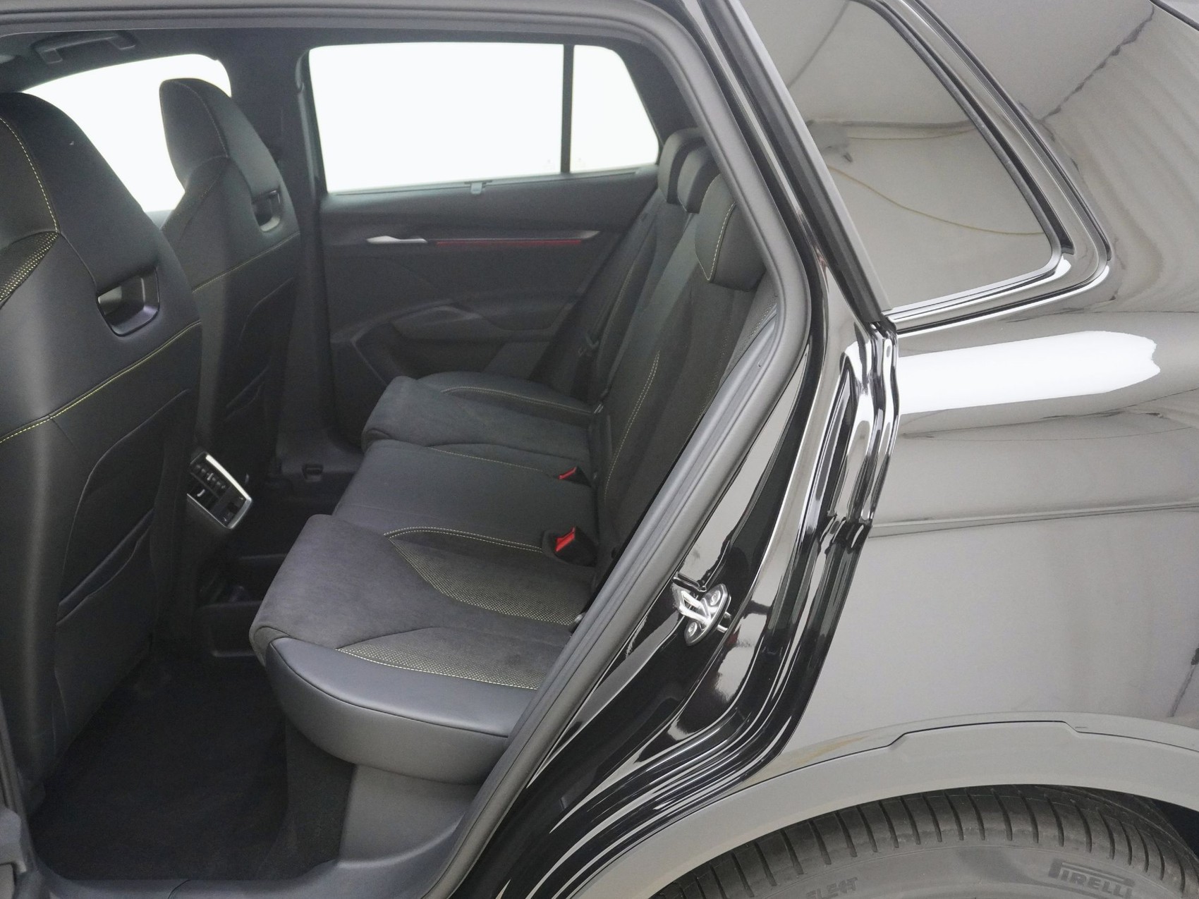 SKODA Elroq RS-Advanced 4x4-image-15