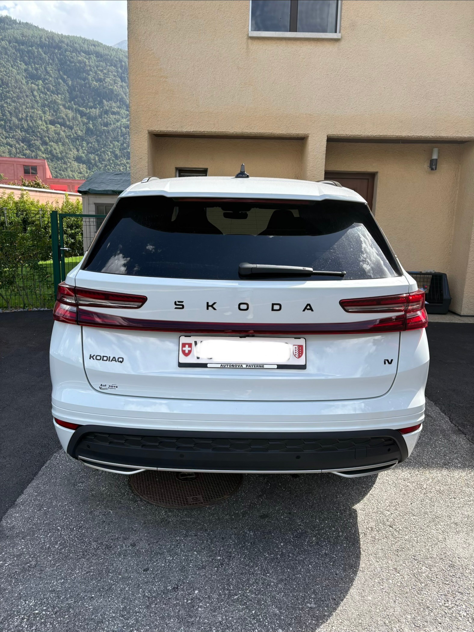 SKODA 1.5 TSI PHEV SportLine 2WD-image-2