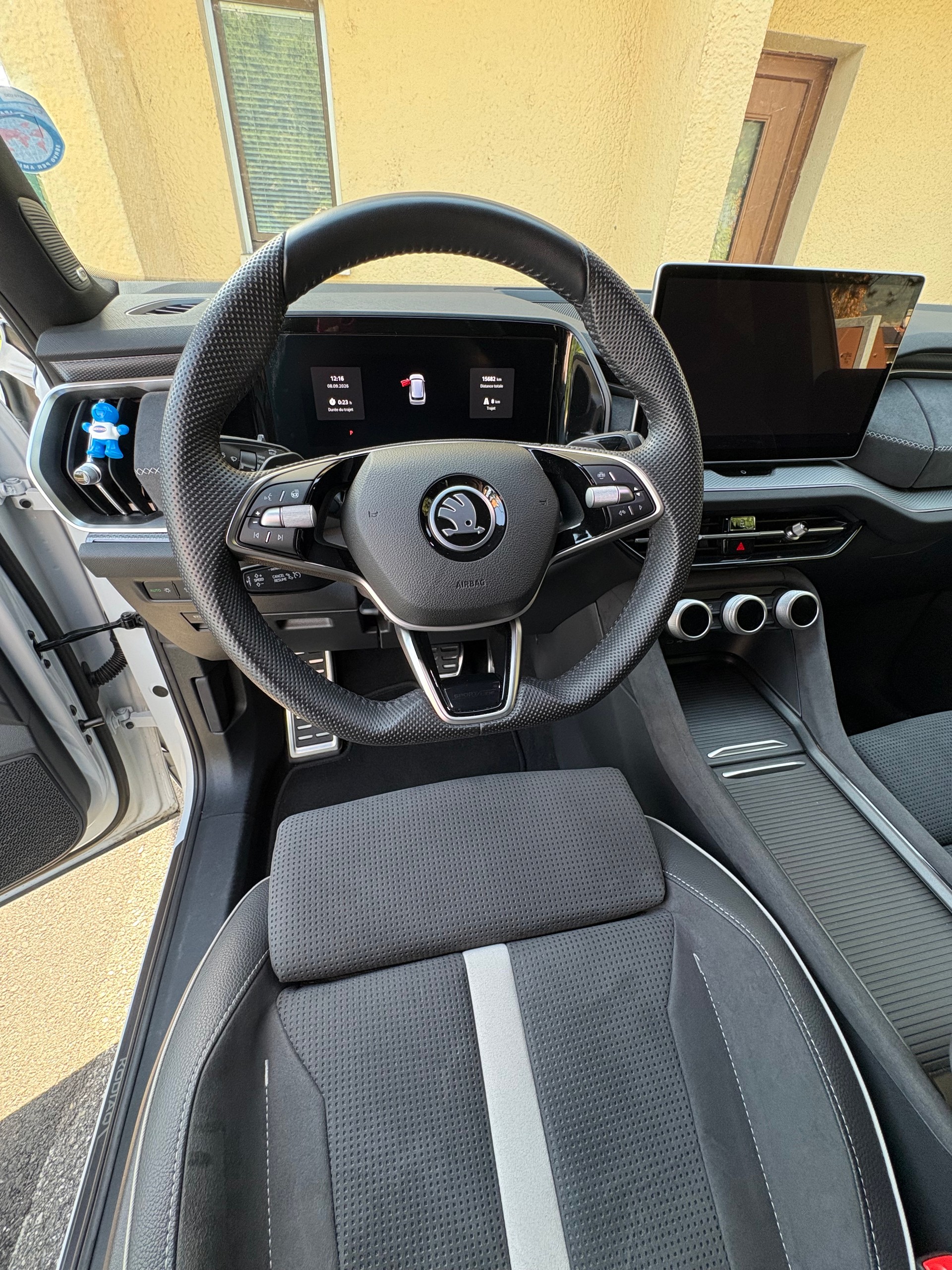SKODA 1.5 TSI PHEV SportLine 2WD-image-5