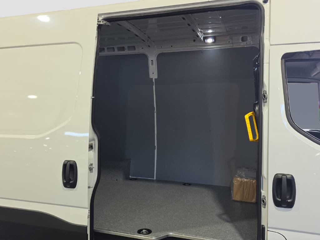 IVECO Daily 35 S 16B A8 V Kastenwagen 3520 L2H2-image-16