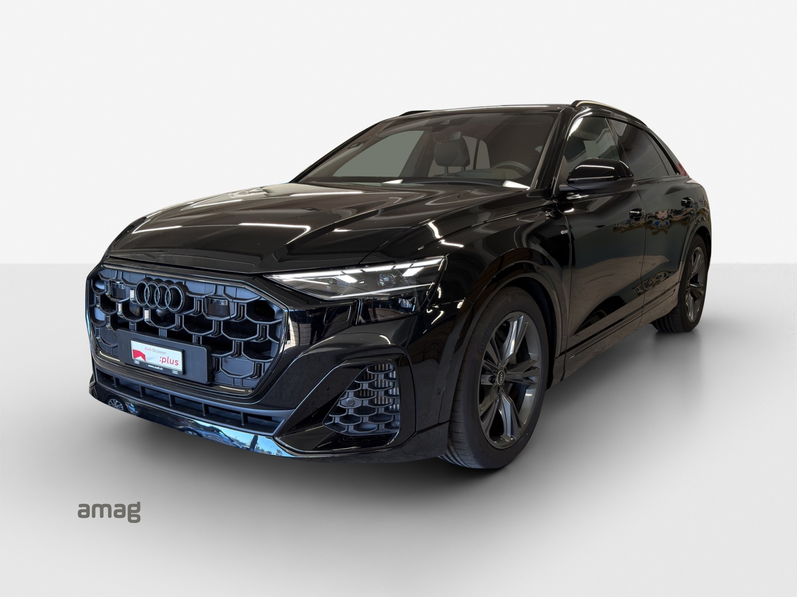 AUDI Q8 SUV TFSI e quattro 290 kW Attraction tiptronic