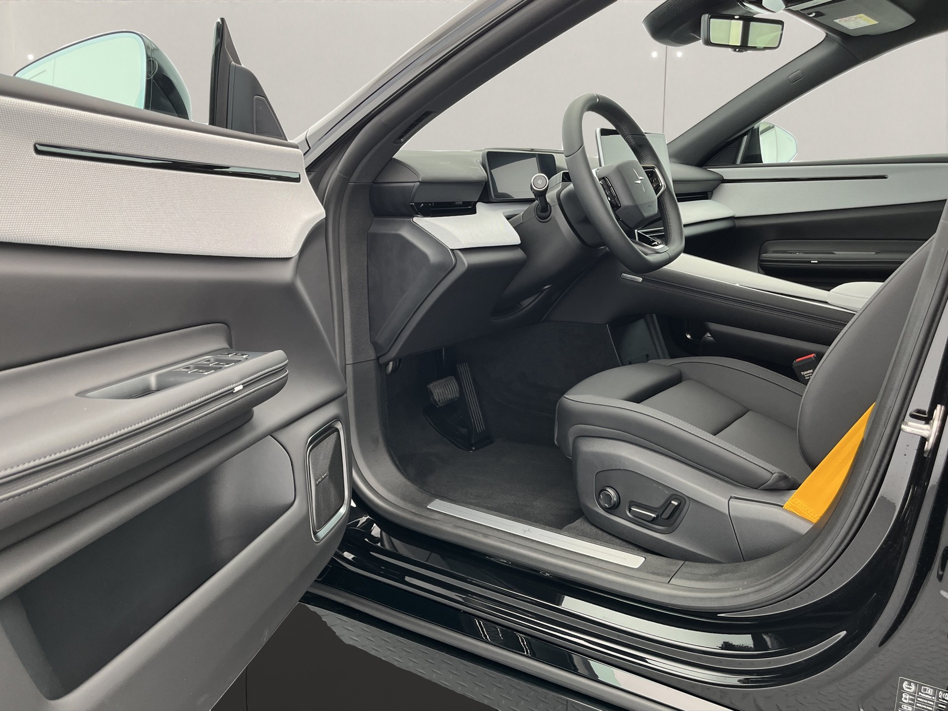 POLESTAR 4 Long Range Dual Motor Performance Prime-image-8