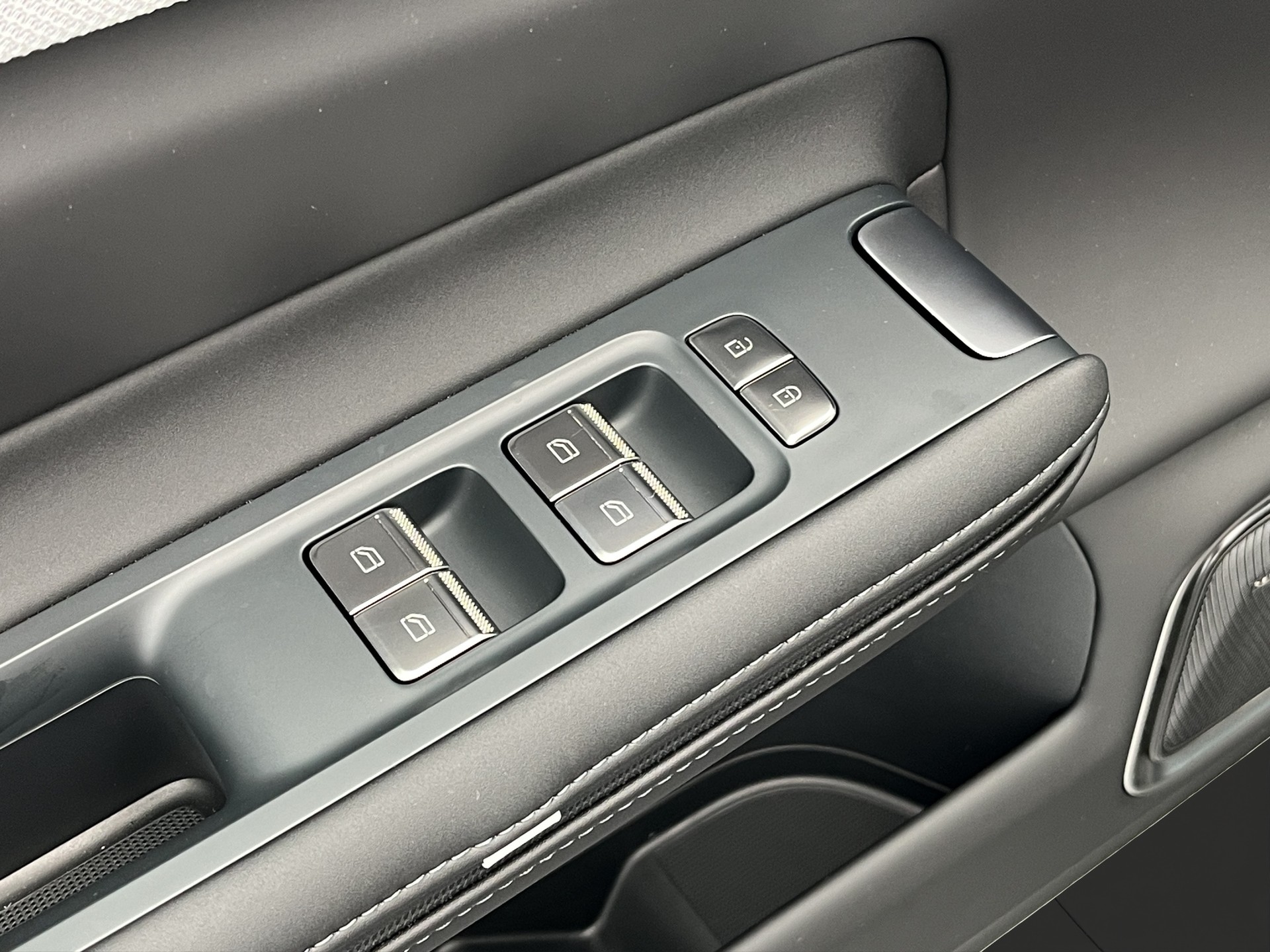 POLESTAR 4 Long Range Dual Motor Performance Prime-image-11