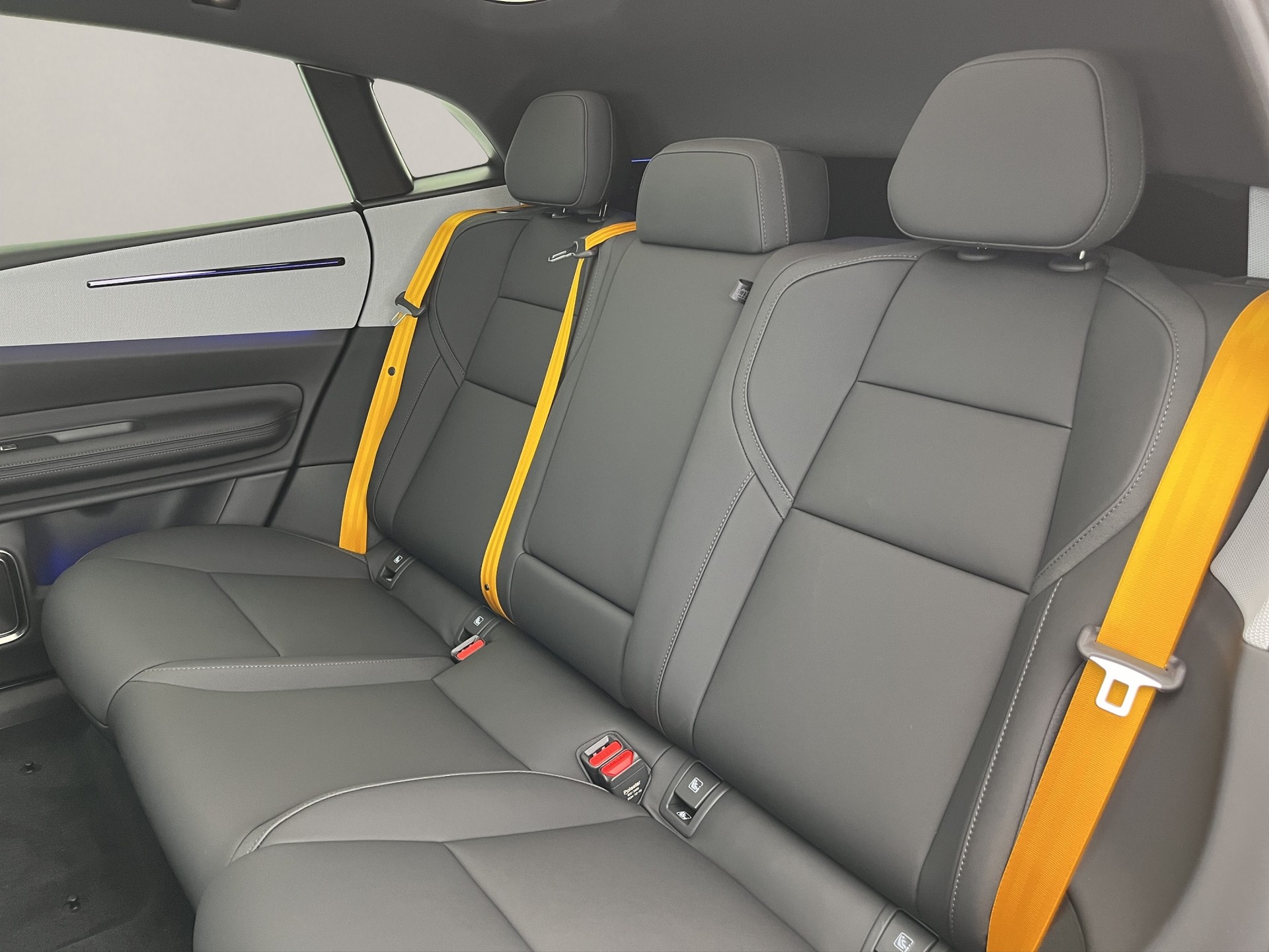 POLESTAR 4 Long Range Dual Motor Performance Prime-image-16