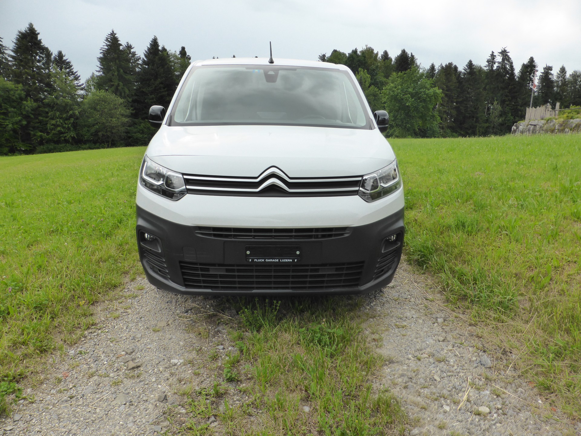 CITROEN Berlingo Van 1.5 Blue HDi 130 s/s Club EAT8 1000kg-image-4