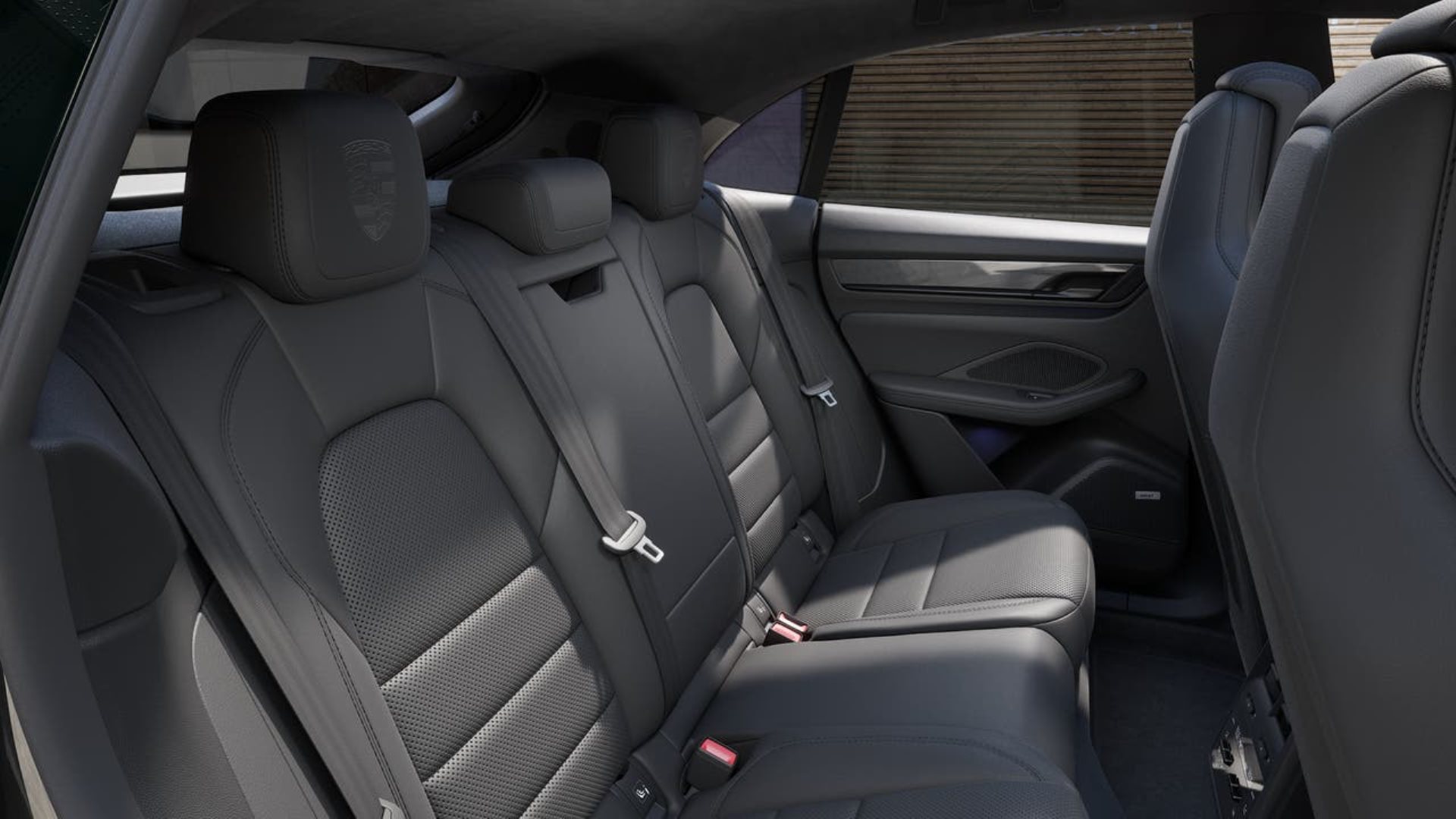 PORSCHE Macan Turbo-image-12