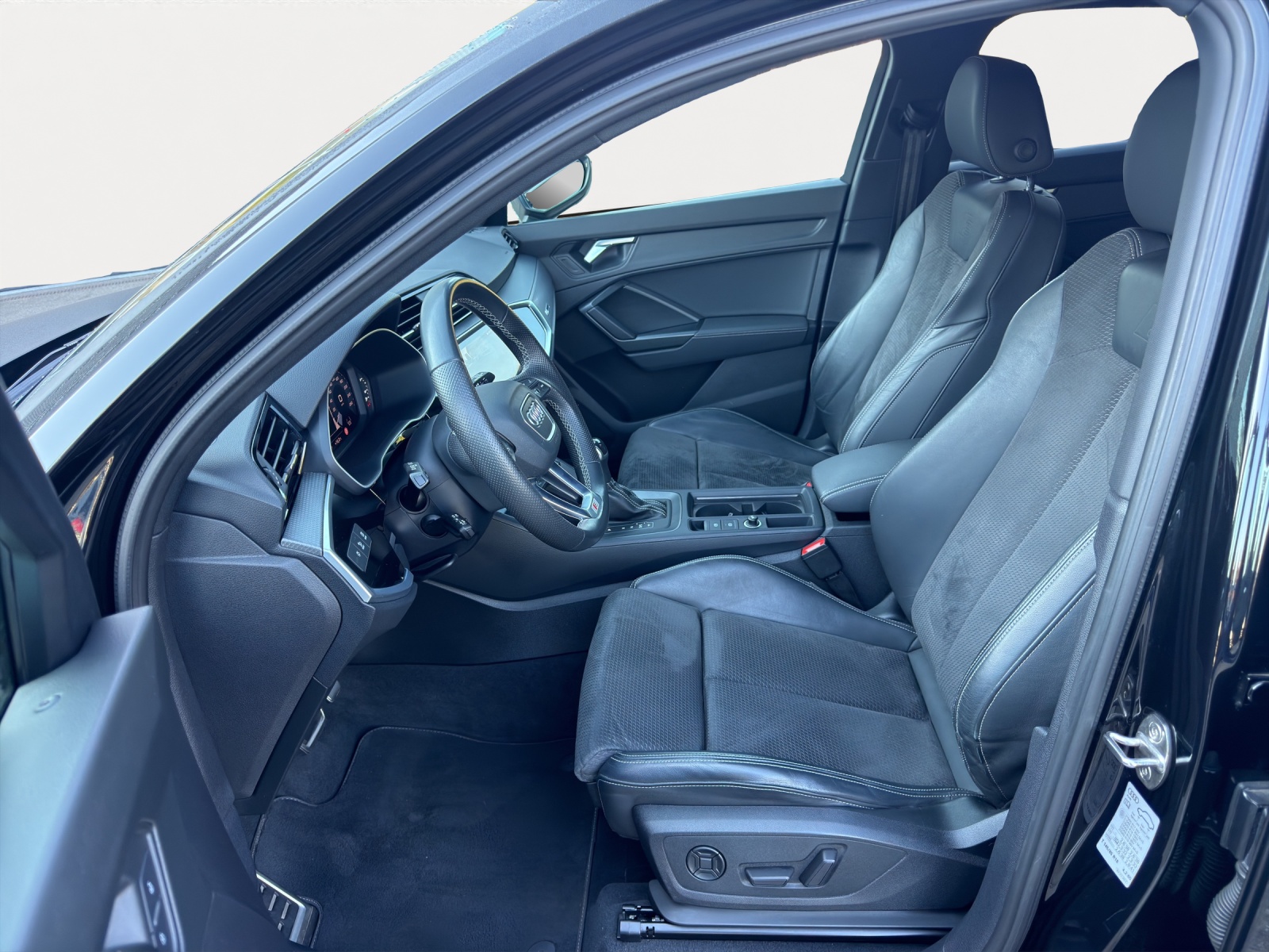 AUDI Q3 Sportback 35 TFSI Attraction 150PS-image-4