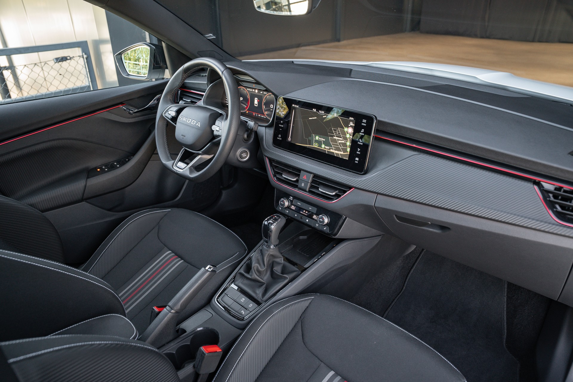 SKODA Kamiq 1.5 TSI Monte Carlo DSG-image-13